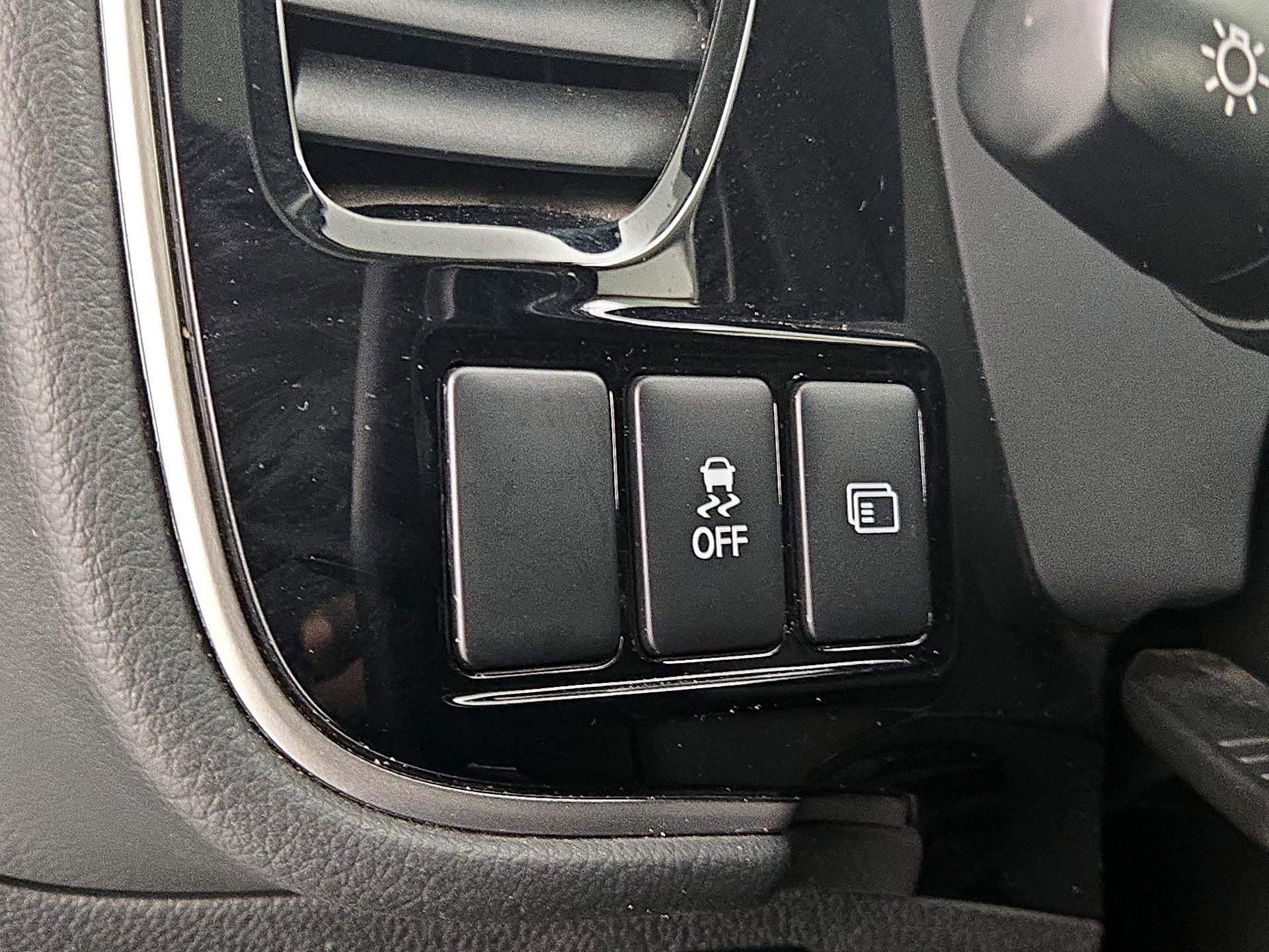 Thumbnail: 2019 Mitsubishi Outlander - 13
