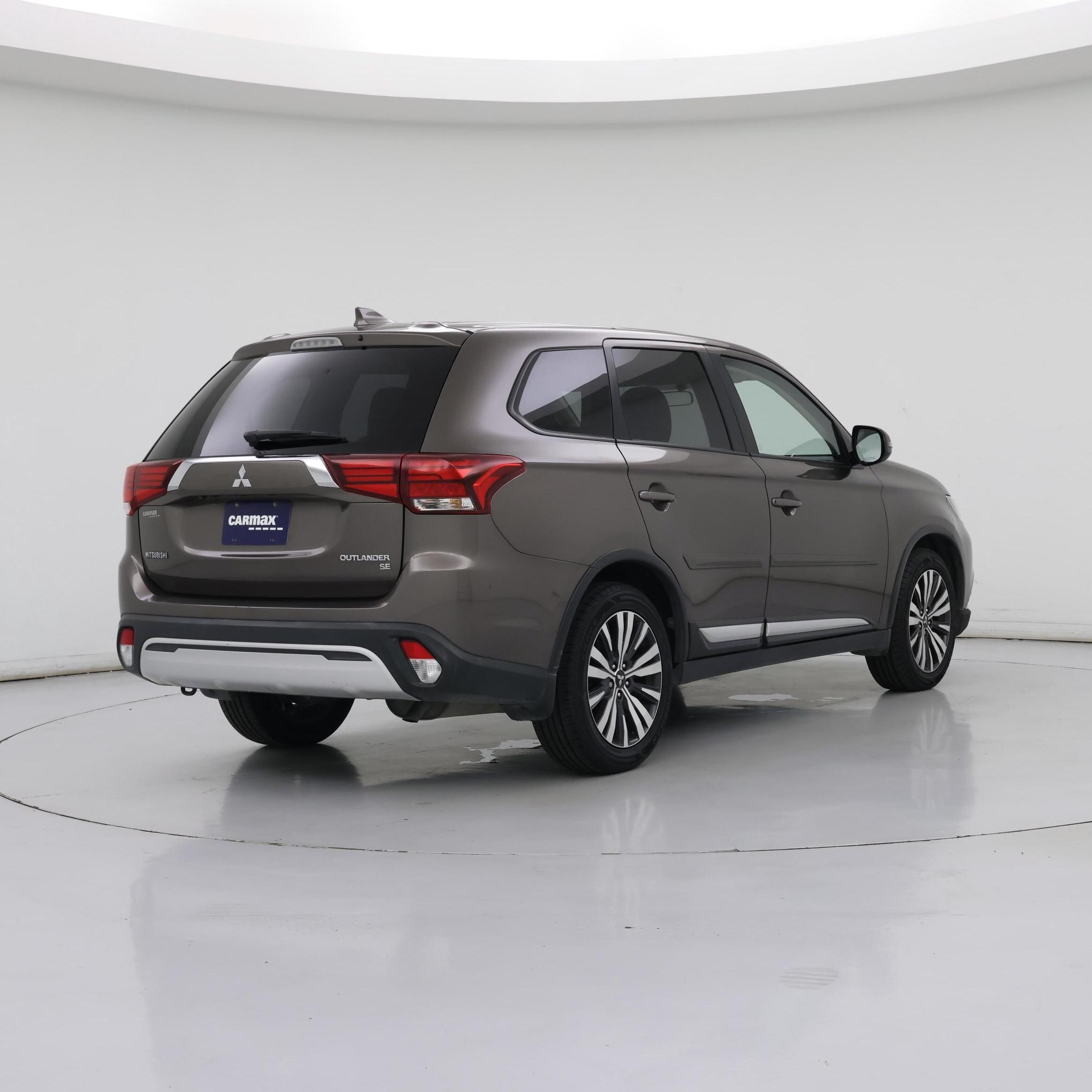 Thumbnail: 2019 Mitsubishi Outlander - 8