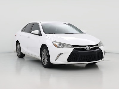 White 2016 Toyota Camry SE