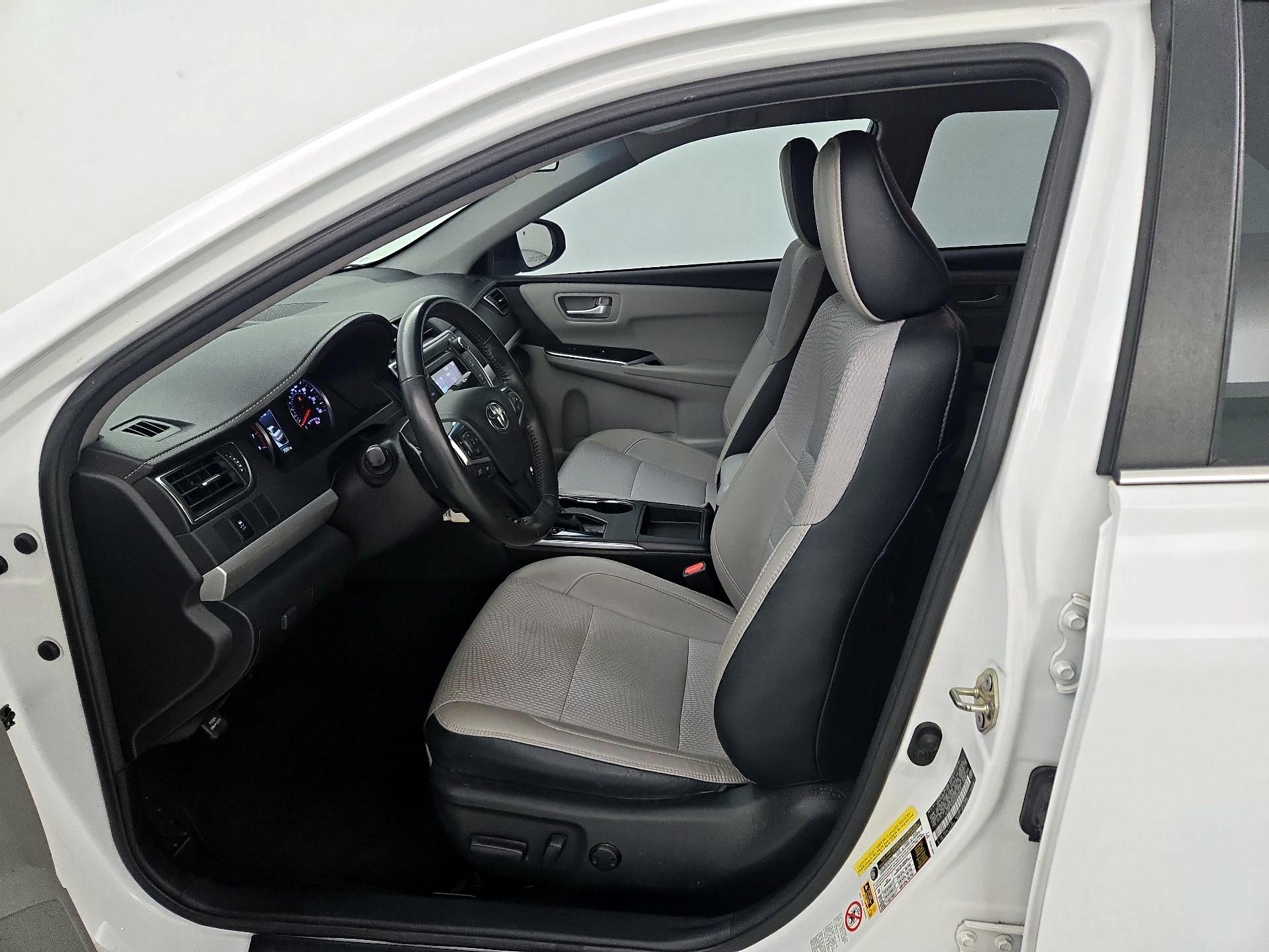 Thumbnail: 2016 Toyota Camry - 11