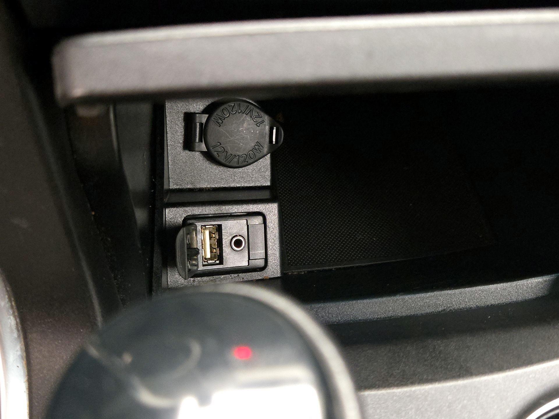 Thumbnail: 2016 Toyota Camry - 18