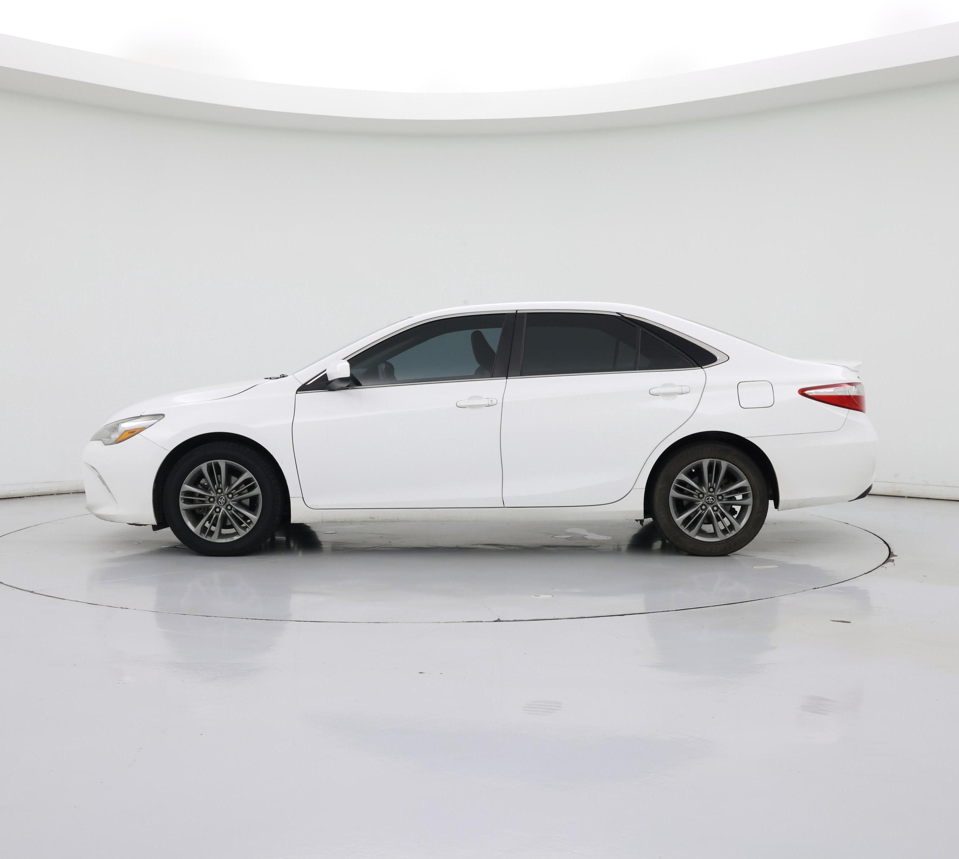 Thumbnail: 2016 Toyota Camry - 3