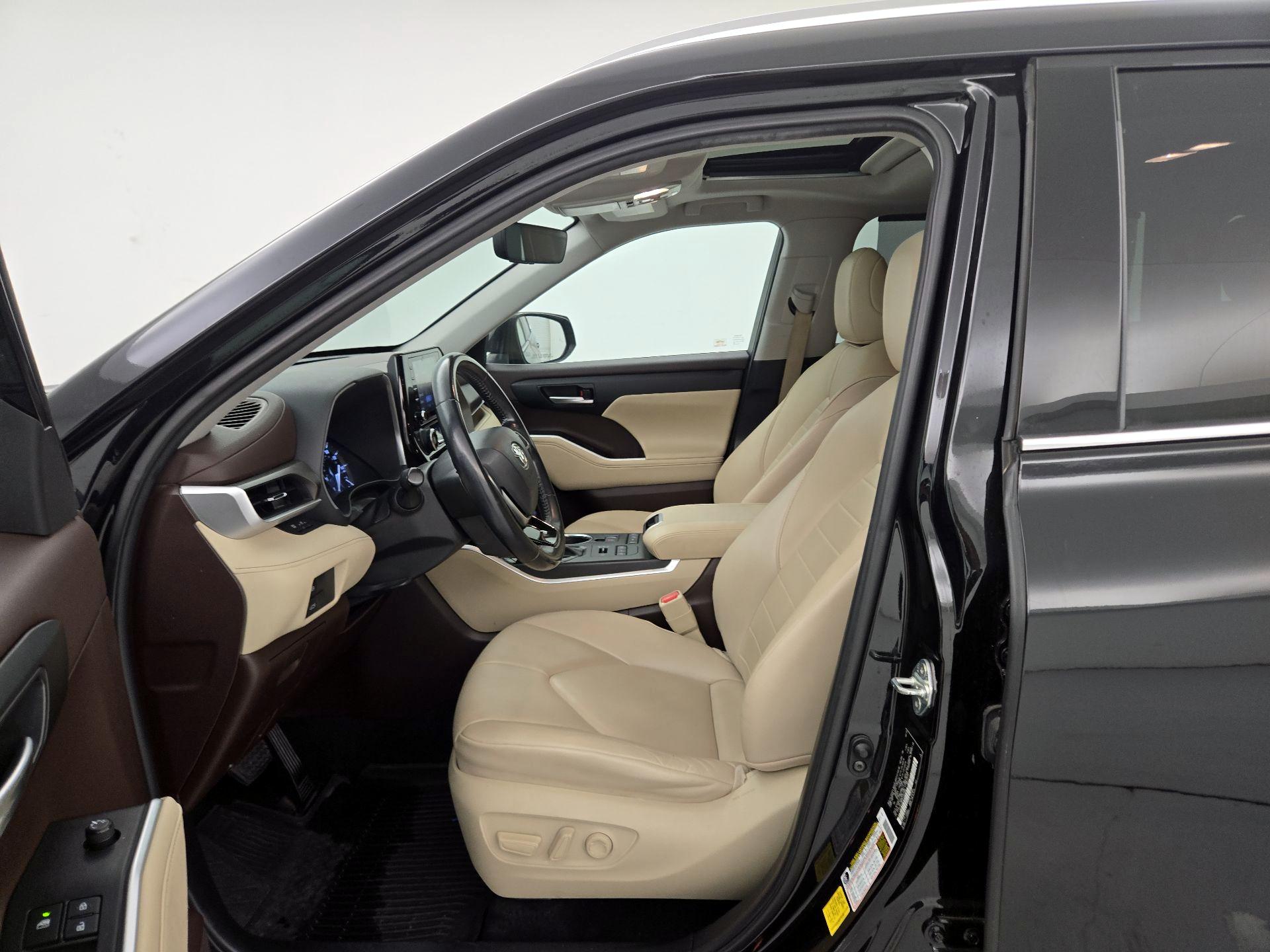 Thumbnail: 2020 Toyota Highlander - 11