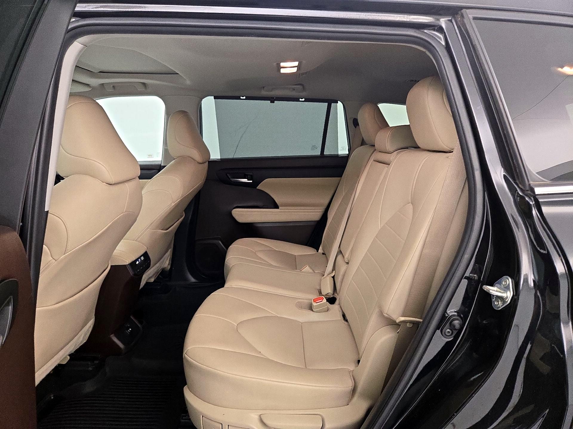 Thumbnail: 2020 Toyota Highlander - 20