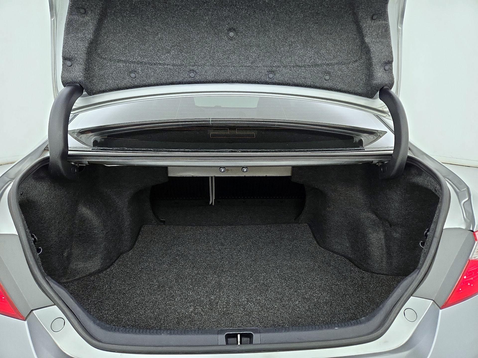 Thumbnail: 2016 Toyota Camry - 20