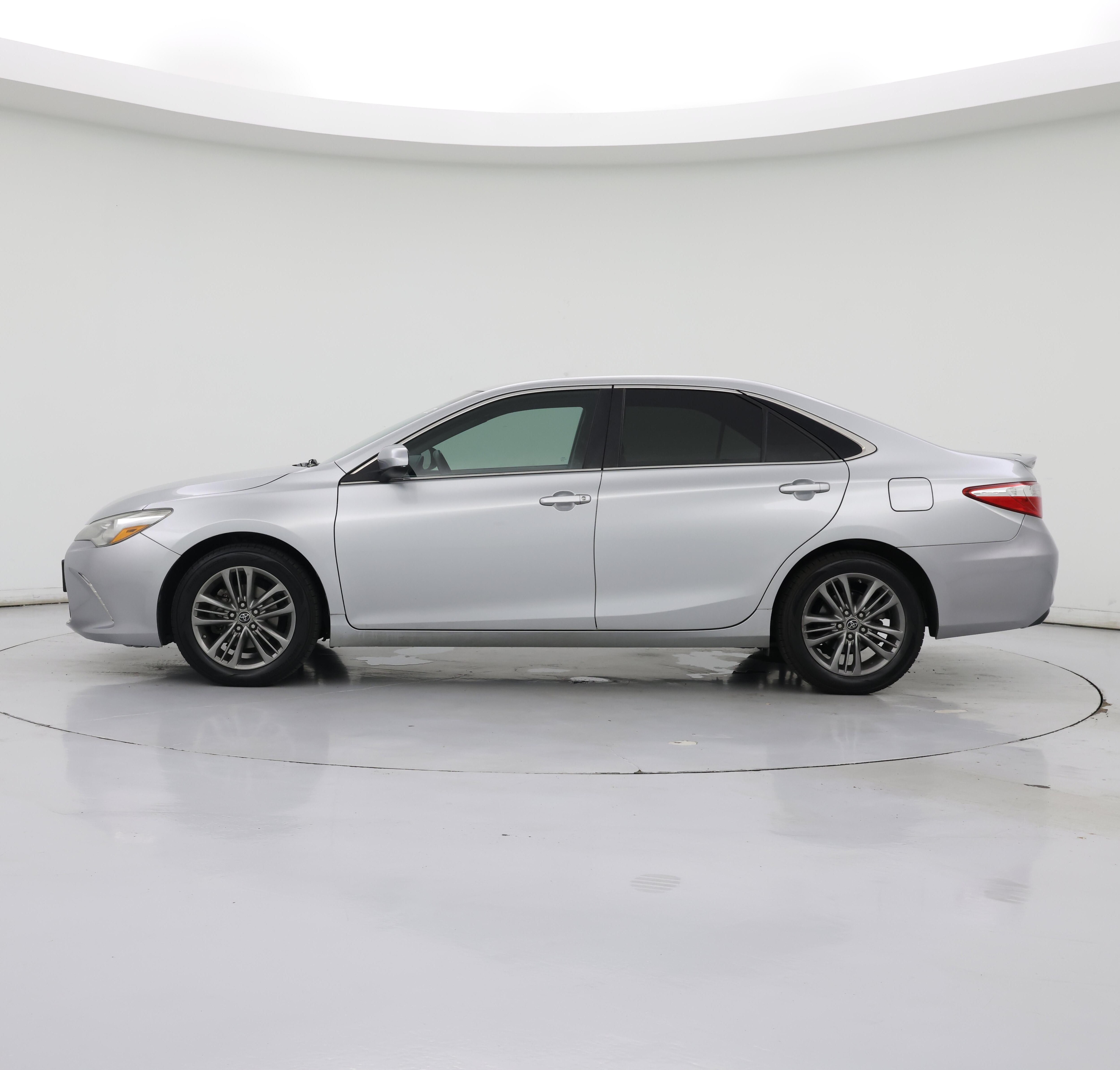 Thumbnail: 2016 Toyota Camry - 3