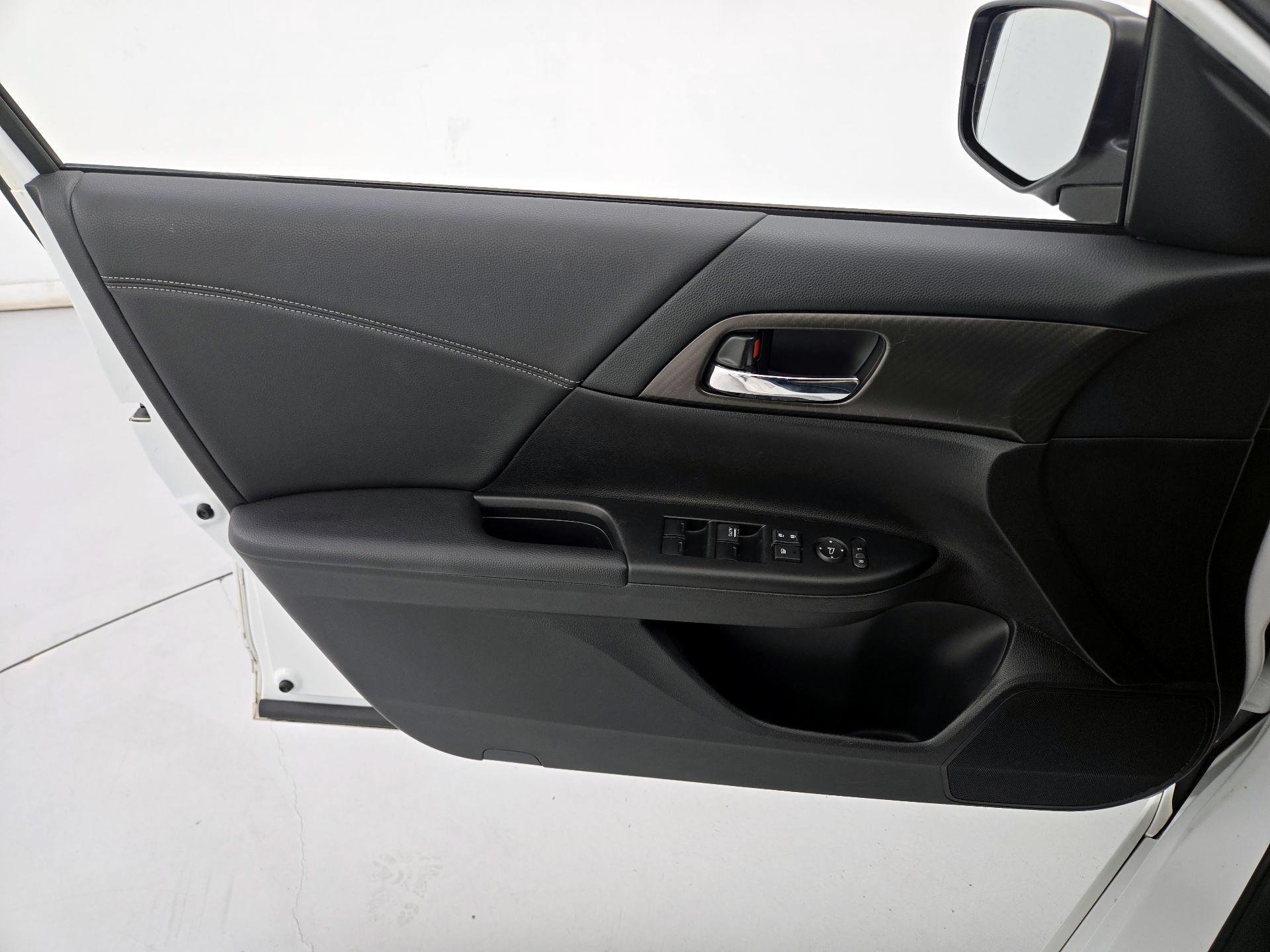 Thumbnail: 2016 Honda Accord - 12