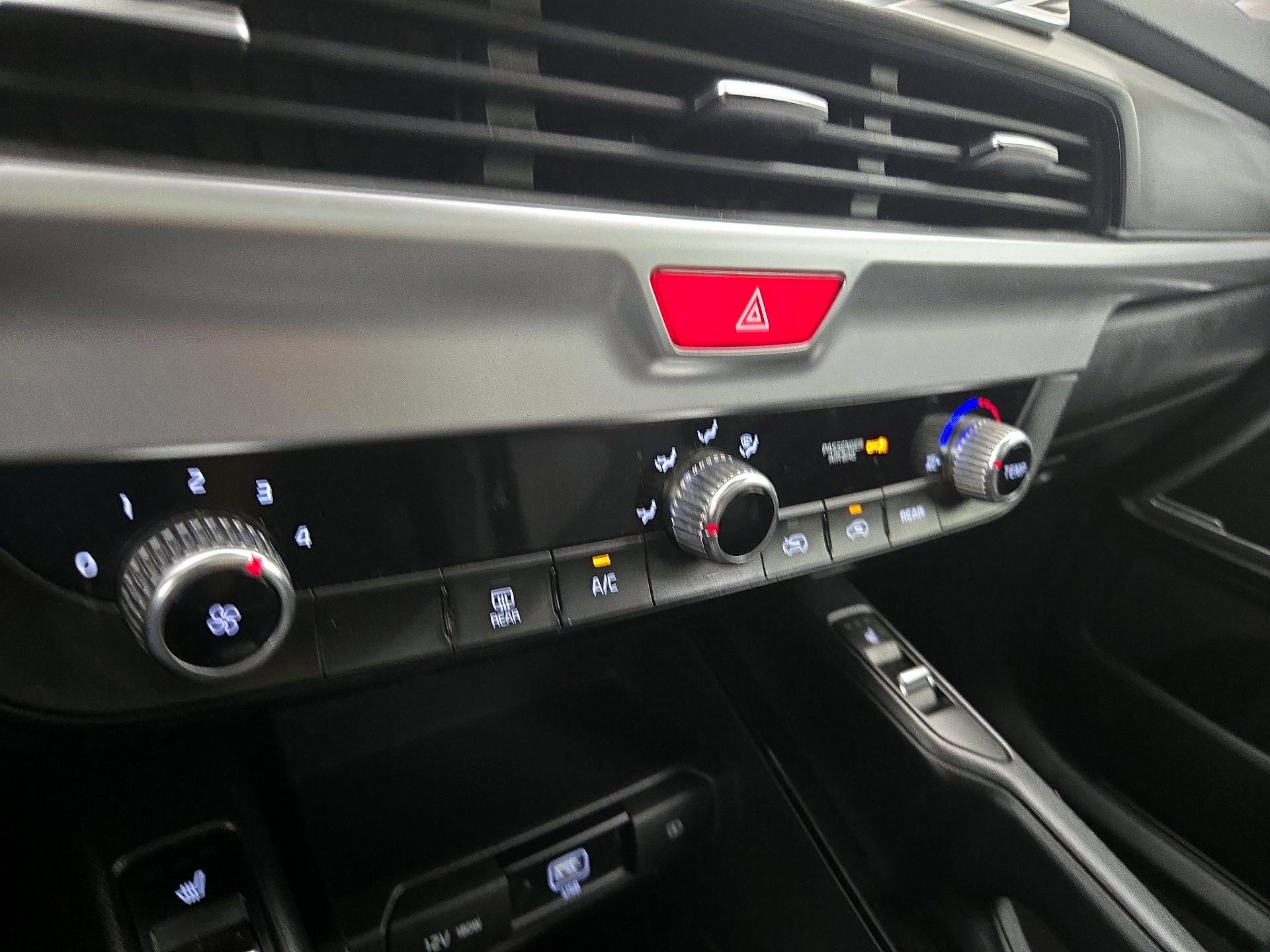 Thumbnail: 2020 Kia Telluride - 16