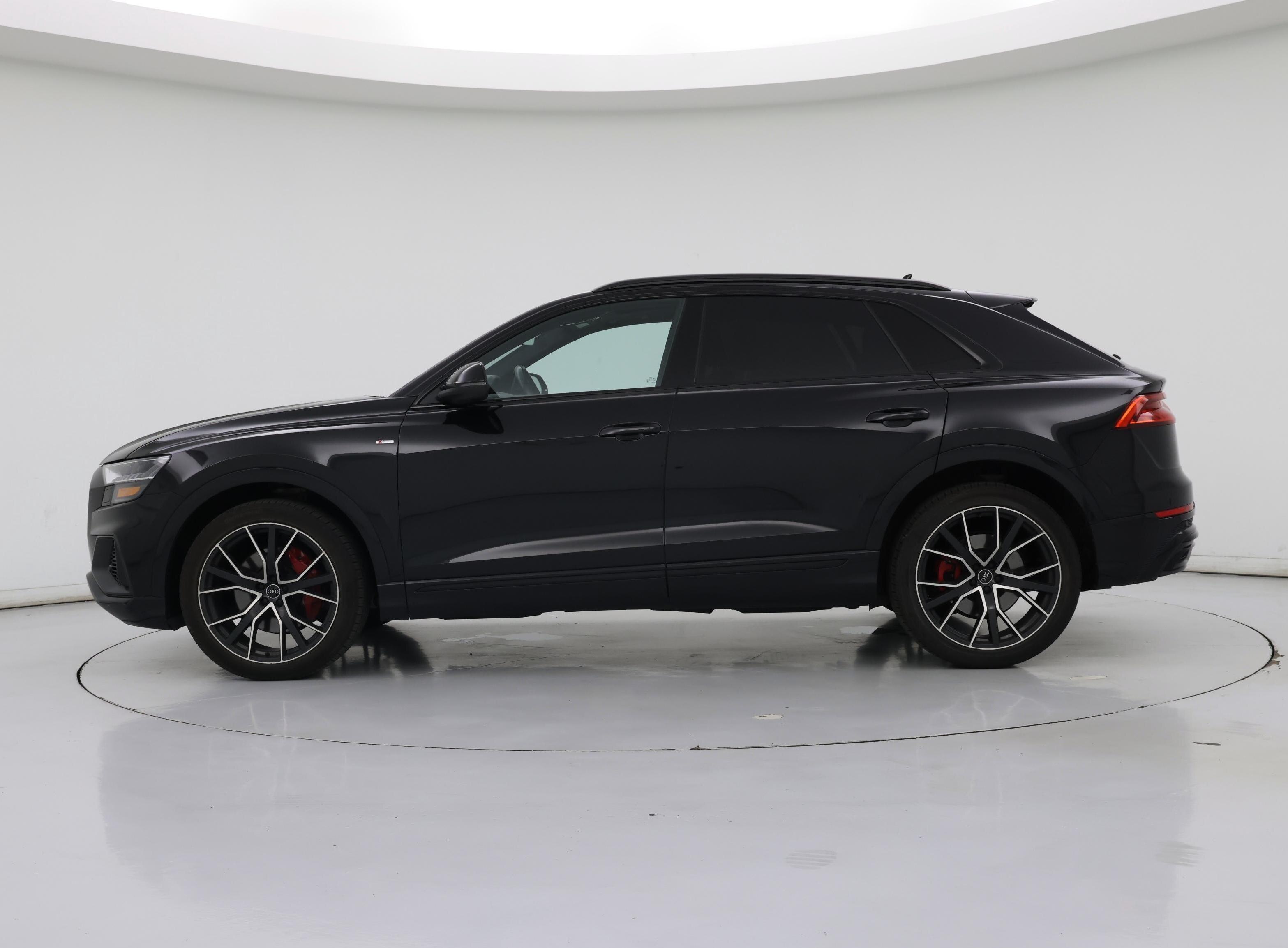 Thumbnail: 2021 Audi Q8 - 3