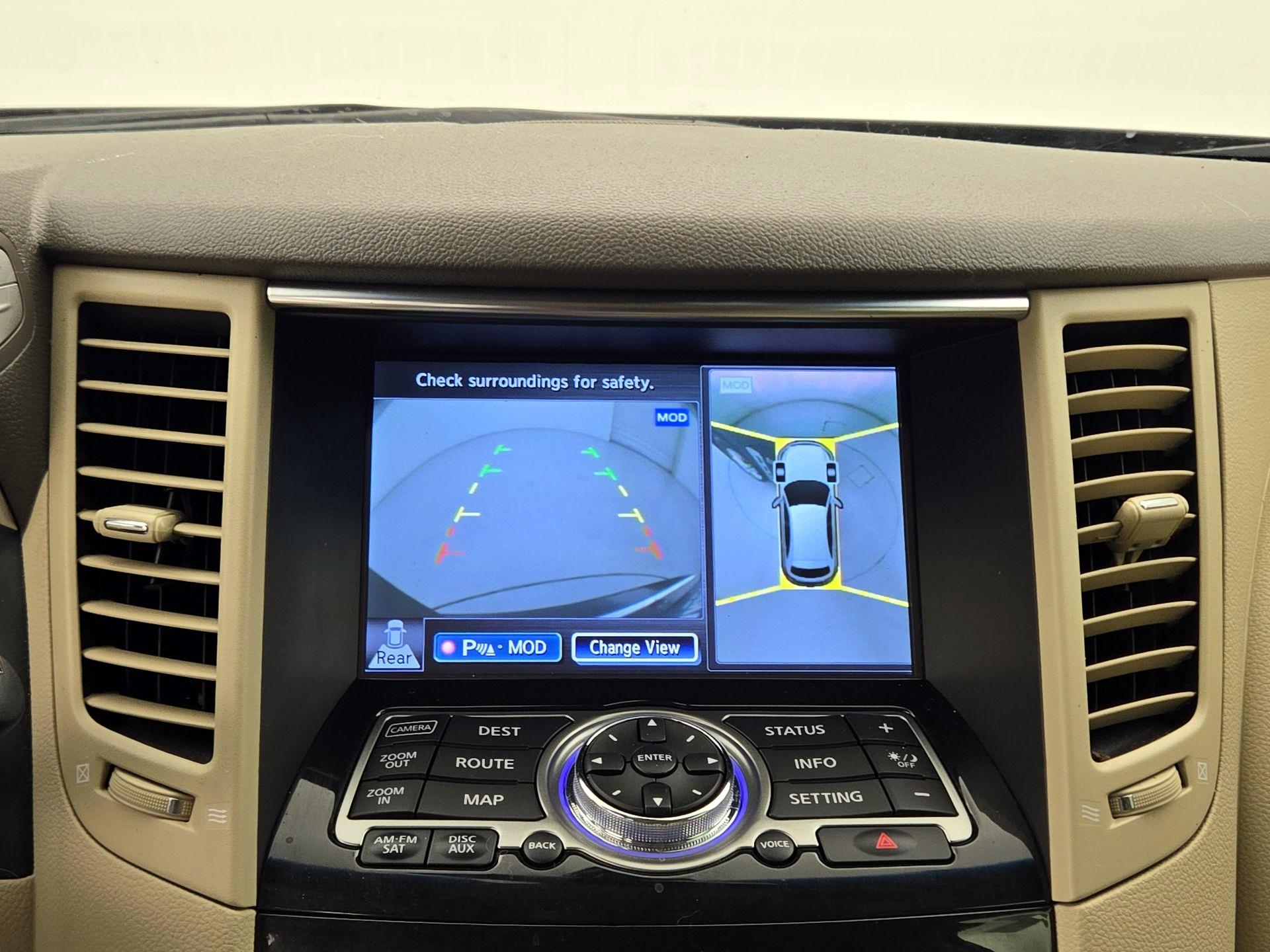 Thumbnail: 2016 INFINITI QX70 - 15