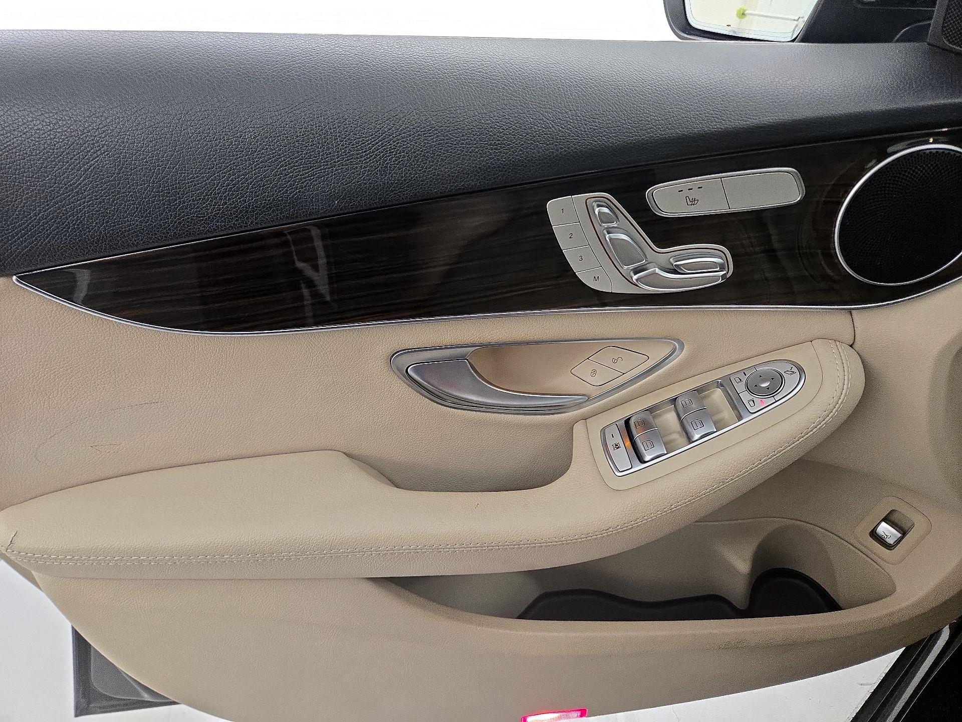 Thumbnail: 2019 Mercedes-Benz C-Class - 12