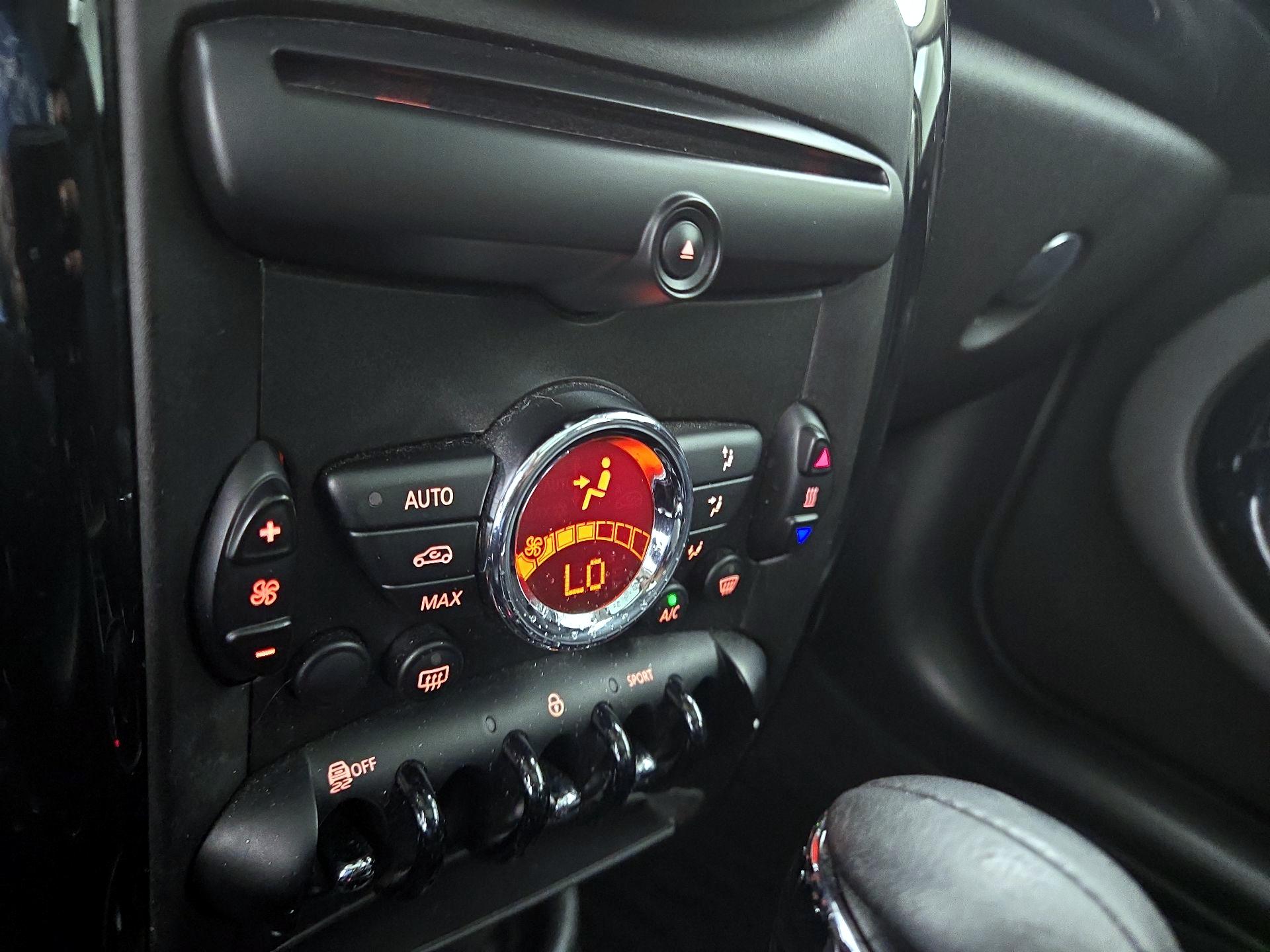 Thumbnail: 2015 MINI Cooper Countryman - 14