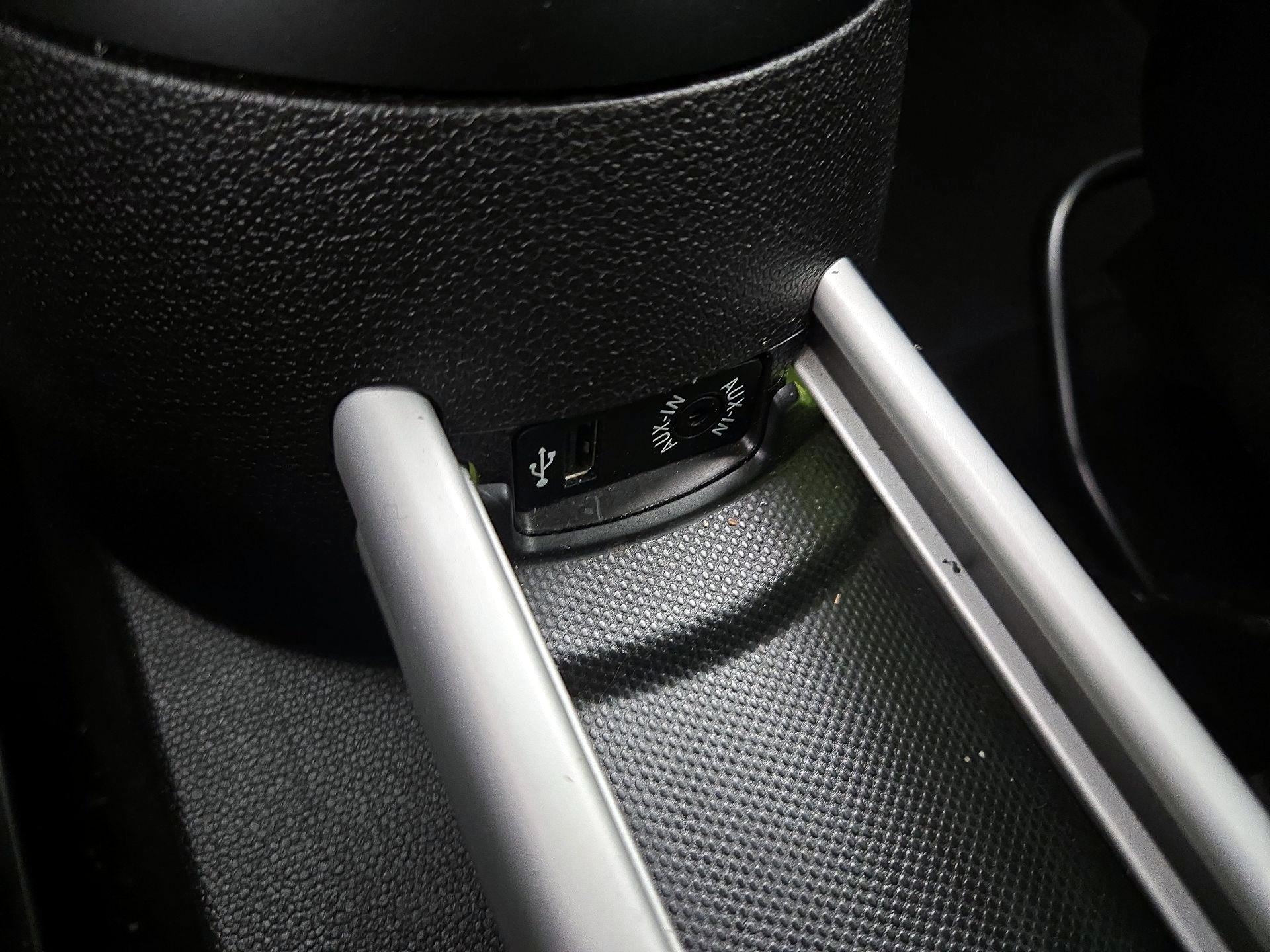 Thumbnail: 2015 MINI Cooper Countryman - 16