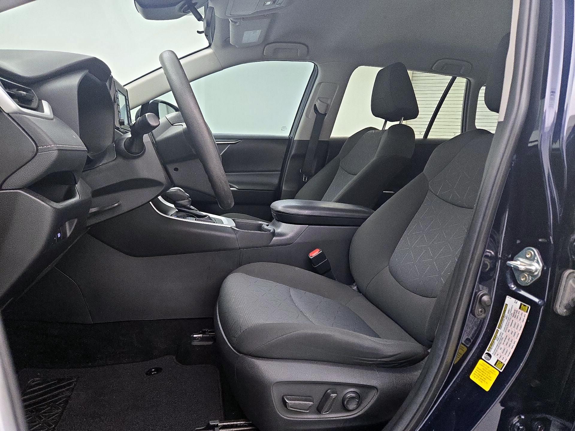 Thumbnail: 2021 Toyota RAV4 - 11