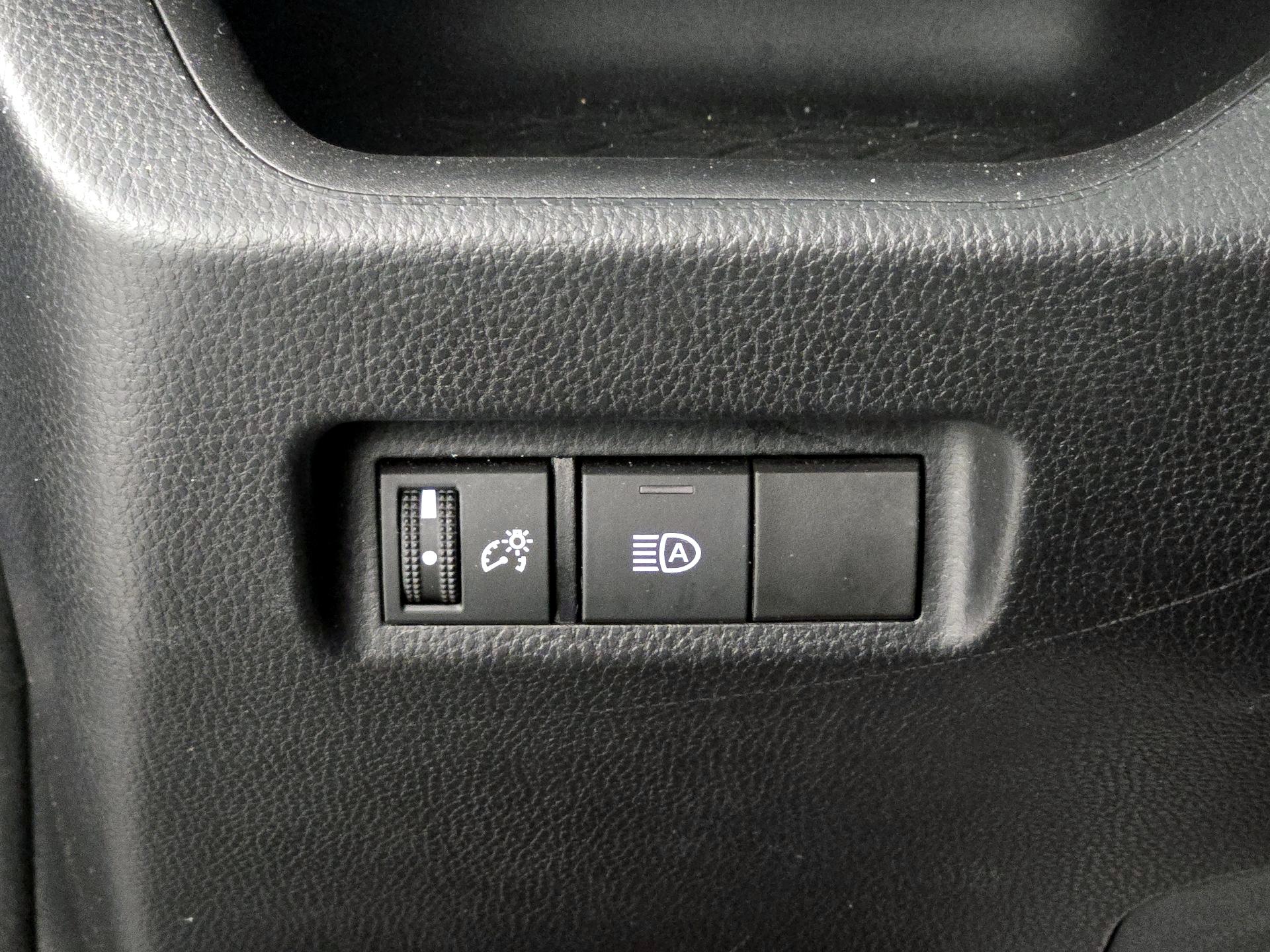 Thumbnail: 2021 Toyota RAV4 - 13