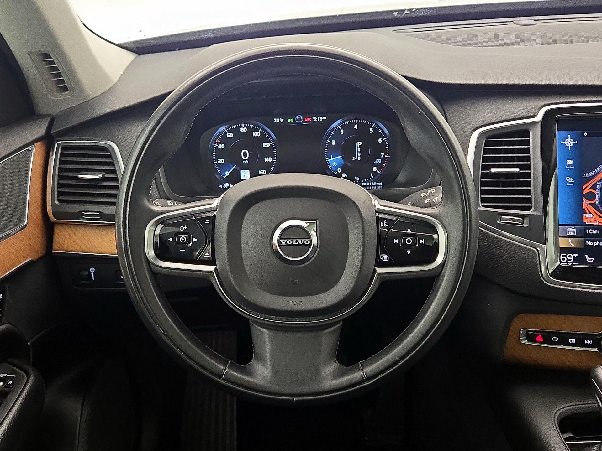 Thumbnail: 2021 Volvo XC90 - 10
