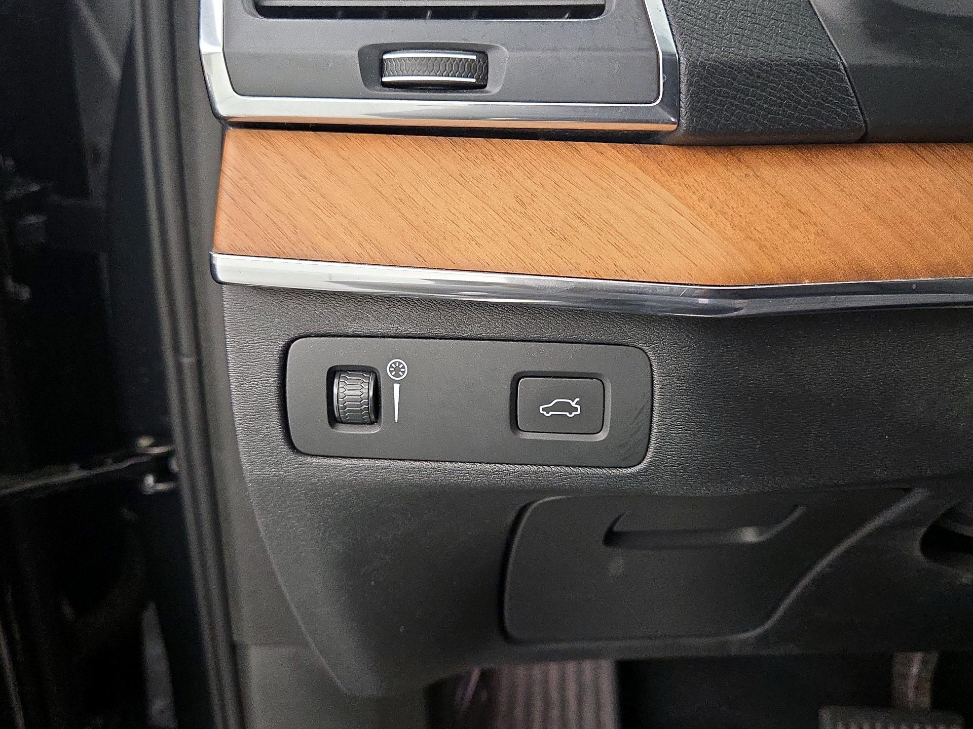 Thumbnail: 2021 Volvo XC90 - 13
