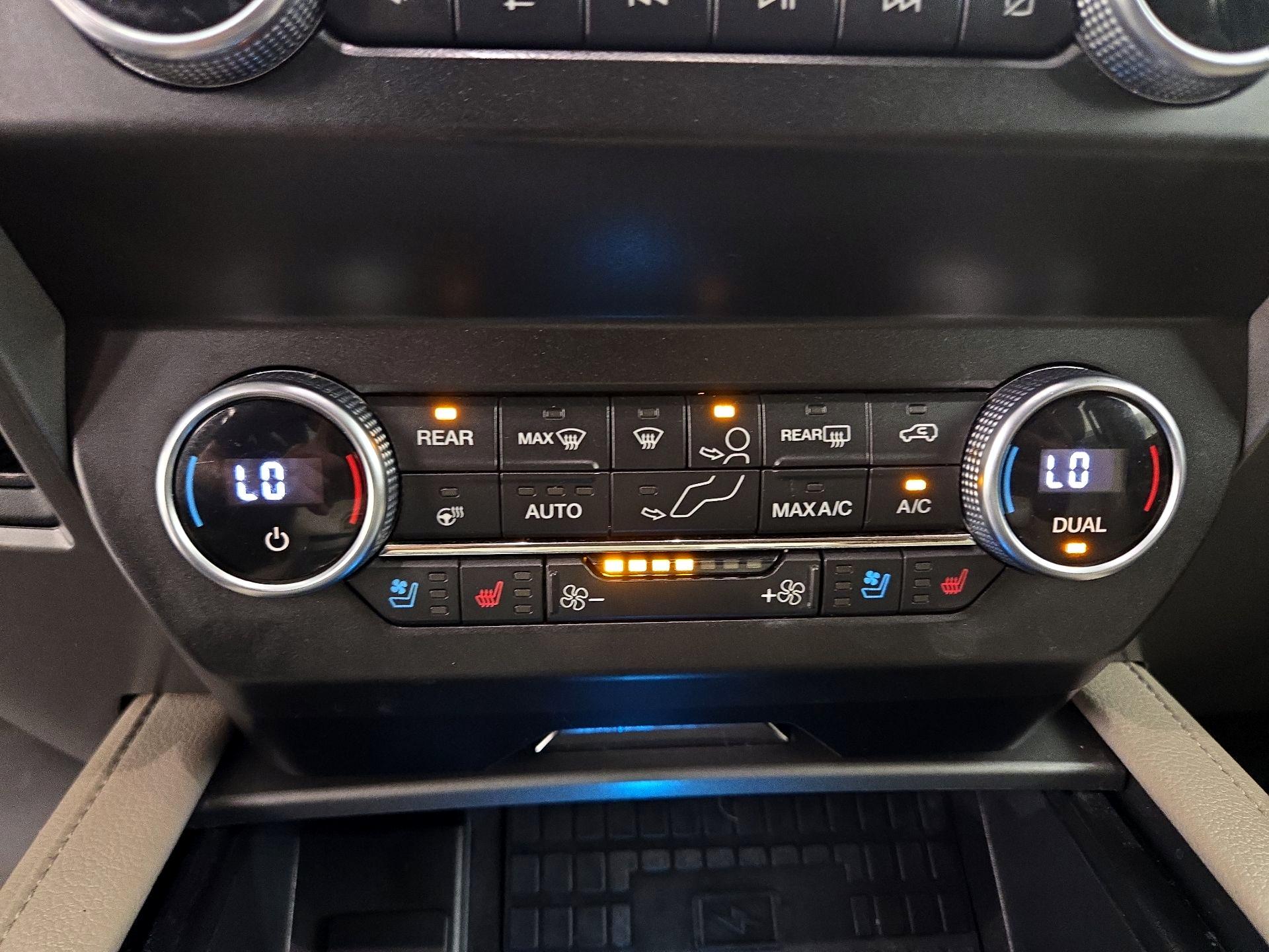 Thumbnail: 2021 Ford Expedition - 17