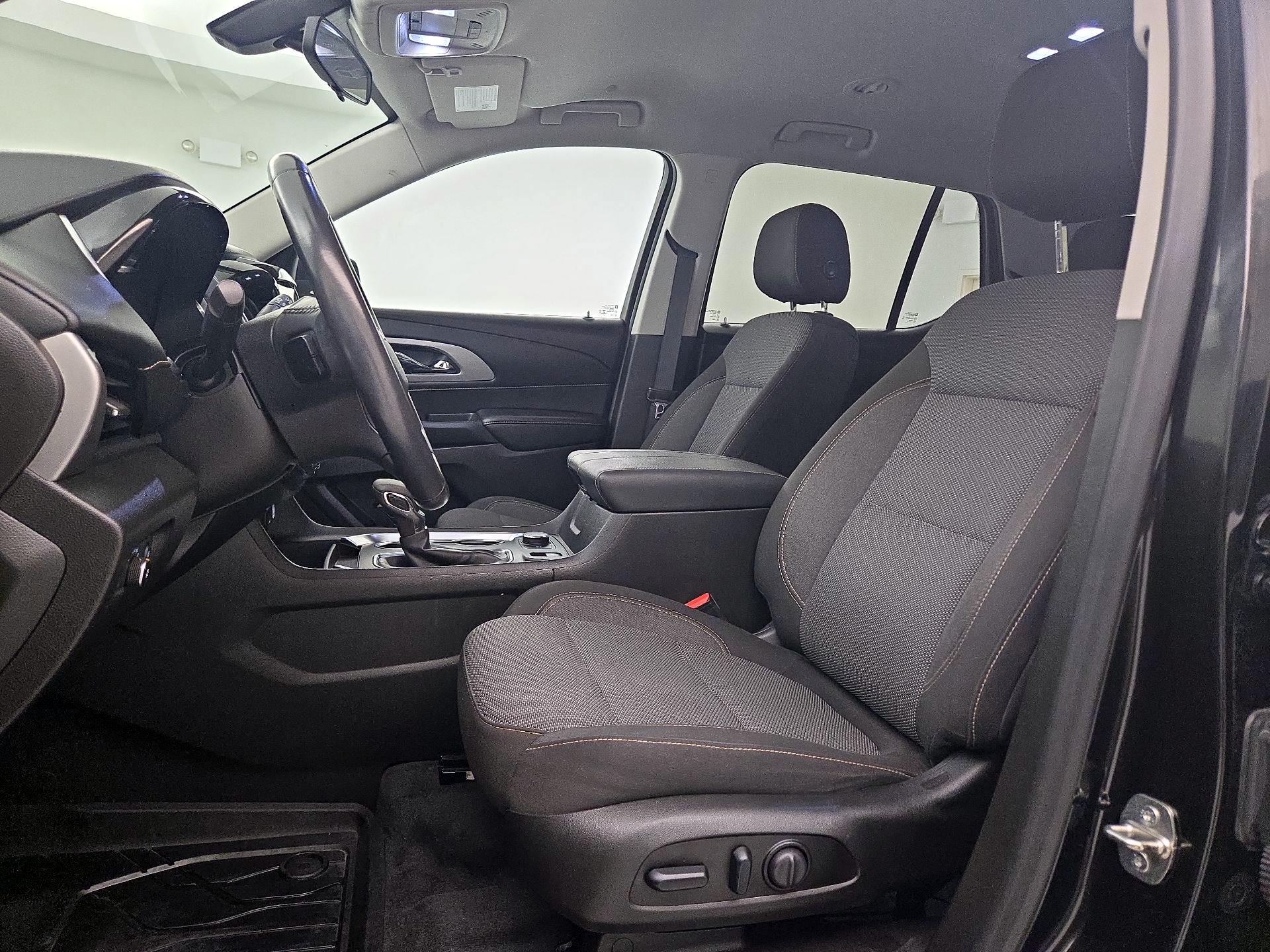 Thumbnail: 2021 Chevrolet Traverse - 11