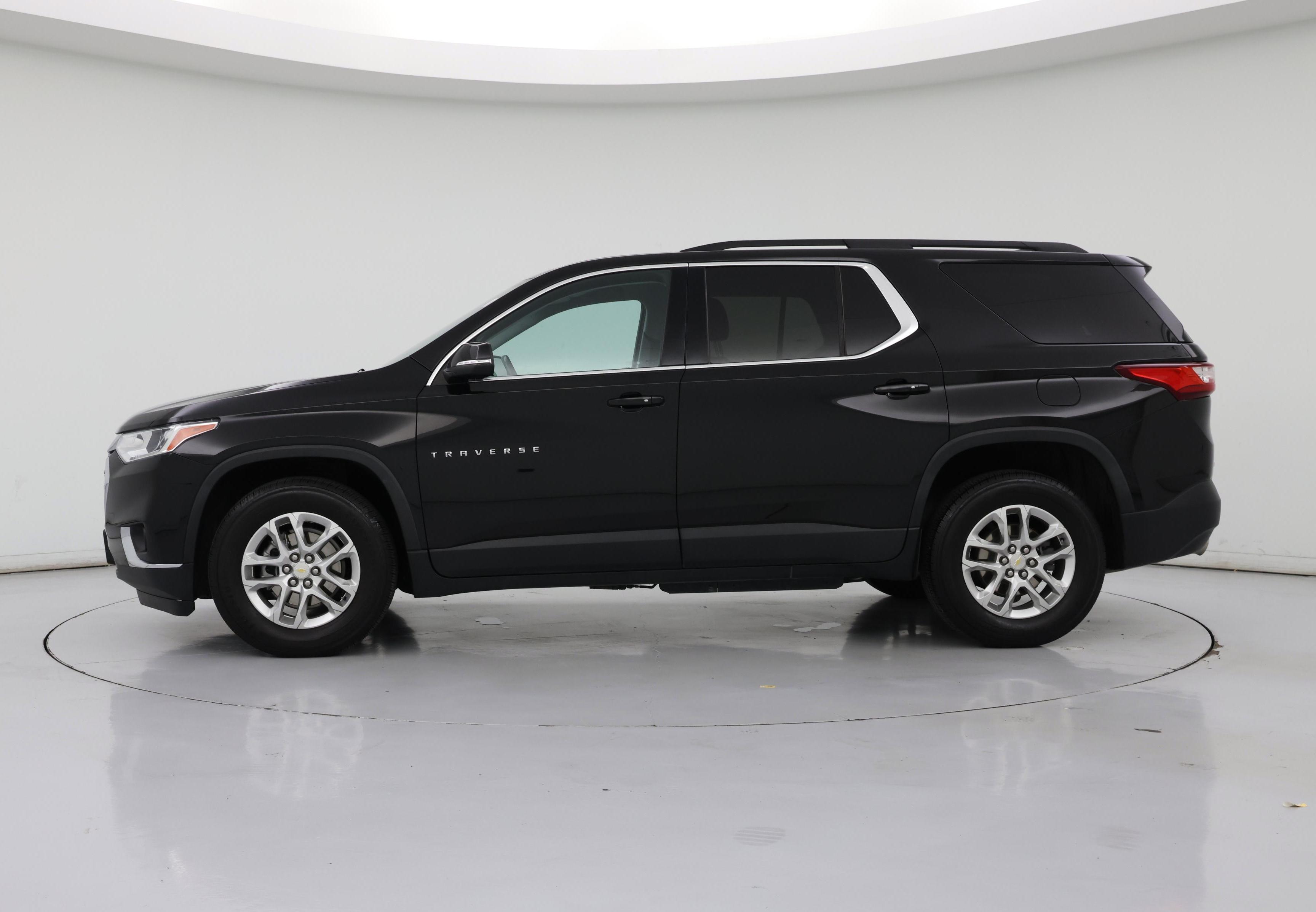 Thumbnail: 2021 Chevrolet Traverse - 3