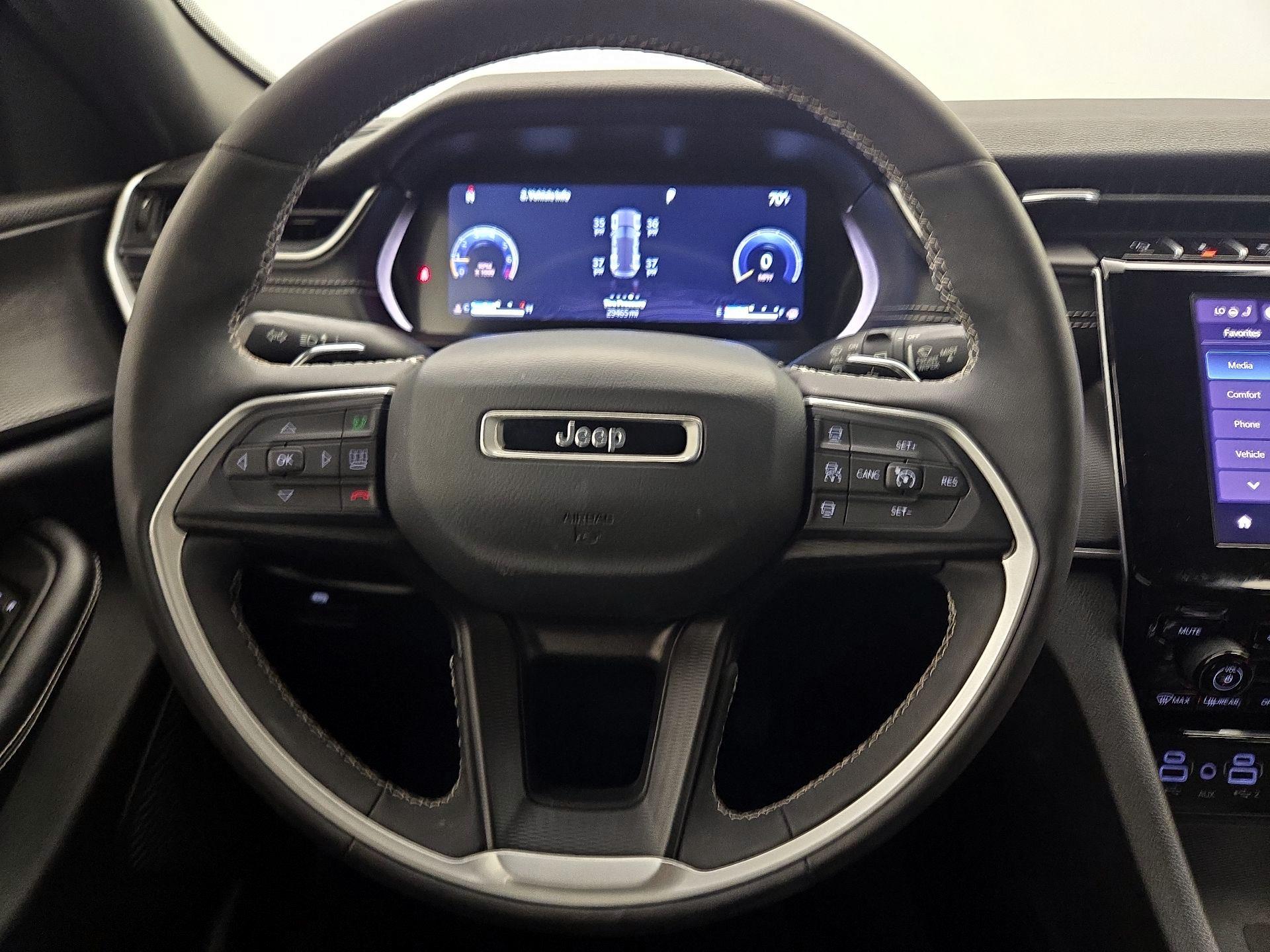 Thumbnail: 2023 Jeep Grand Cherokee - 10