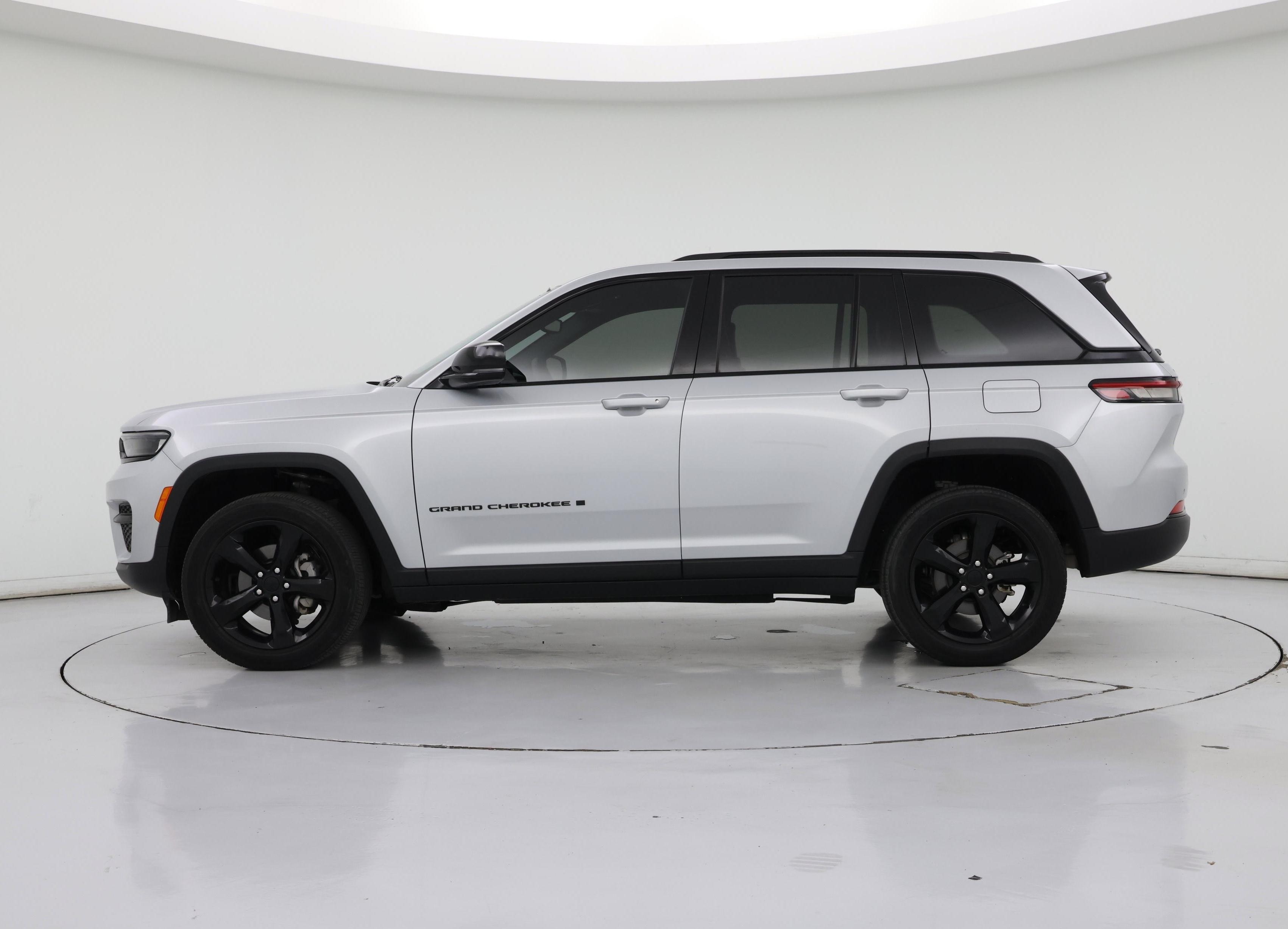 Thumbnail: 2023 Jeep Grand Cherokee - 3