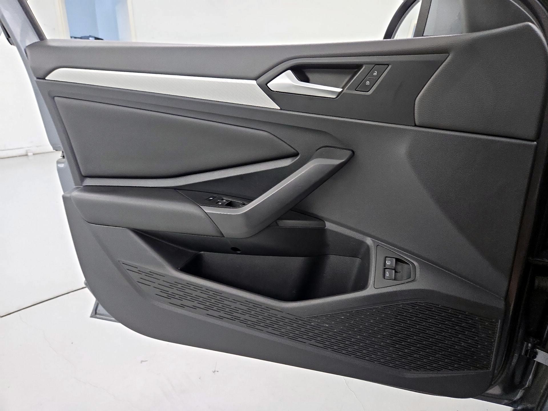 Thumbnail: 2021 Volkswagen Jetta - 12