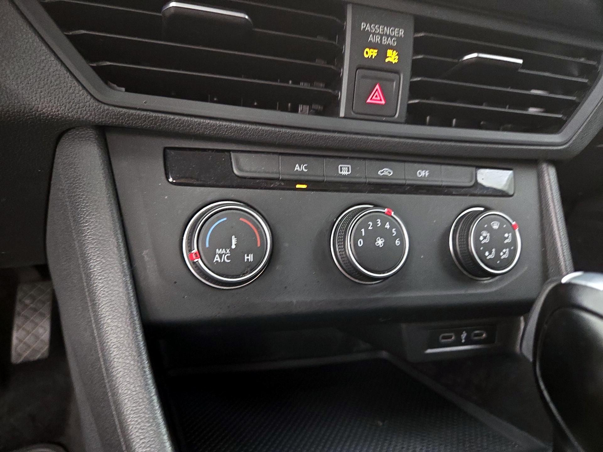 Thumbnail: 2021 Volkswagen Jetta - 15