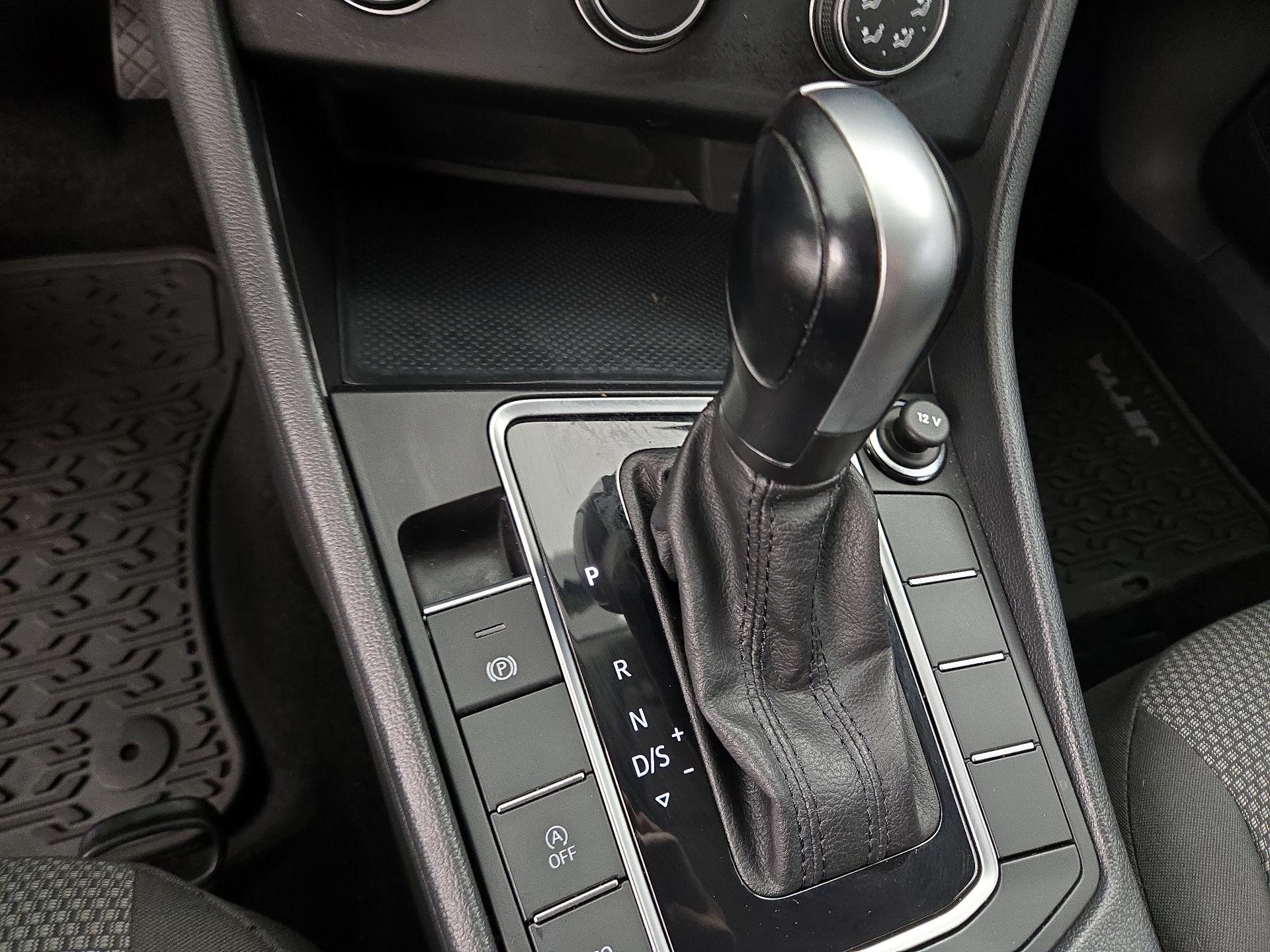 Thumbnail: 2021 Volkswagen Jetta - 16