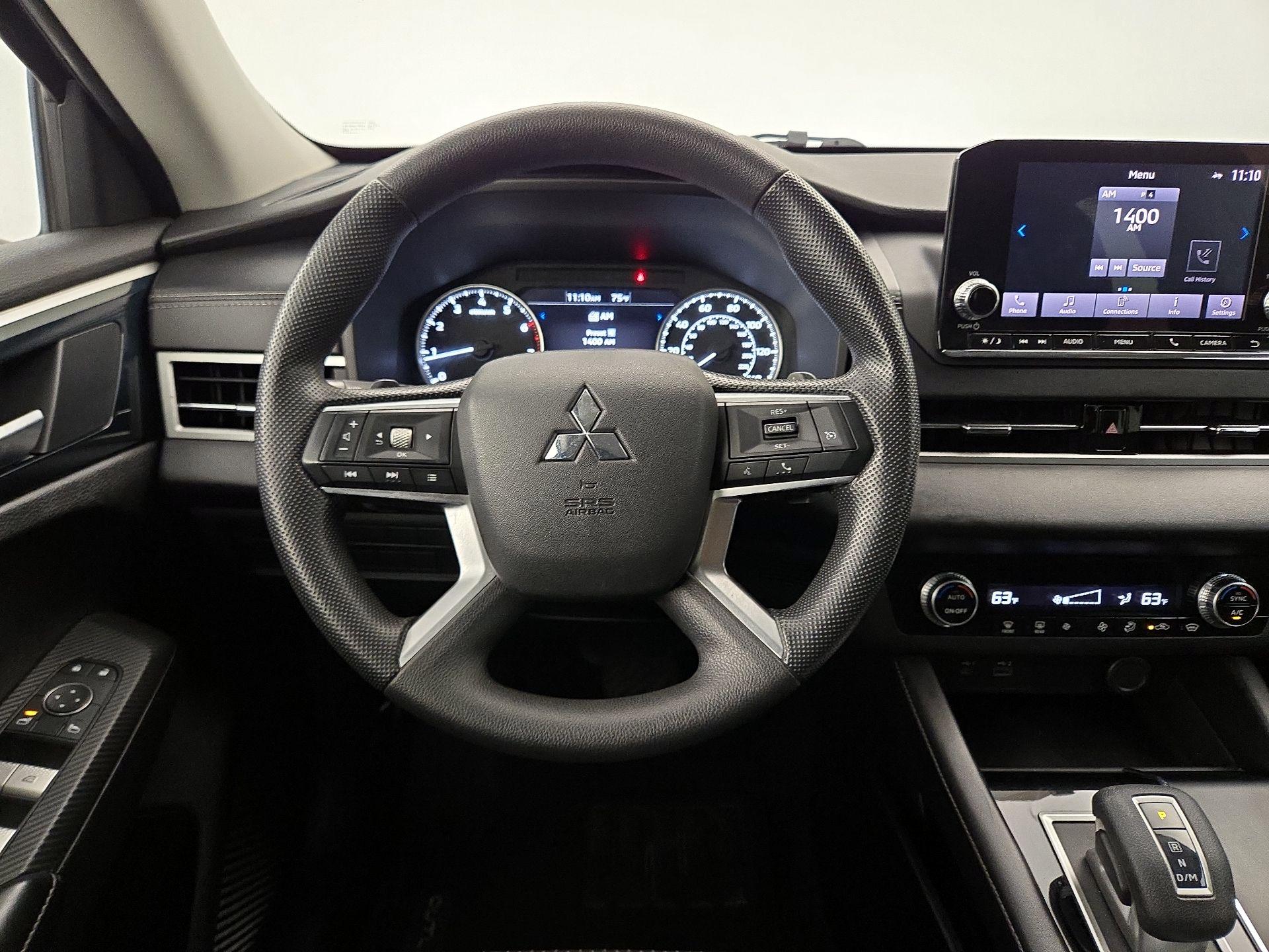 Thumbnail: 2022 Mitsubishi Outlander - 10