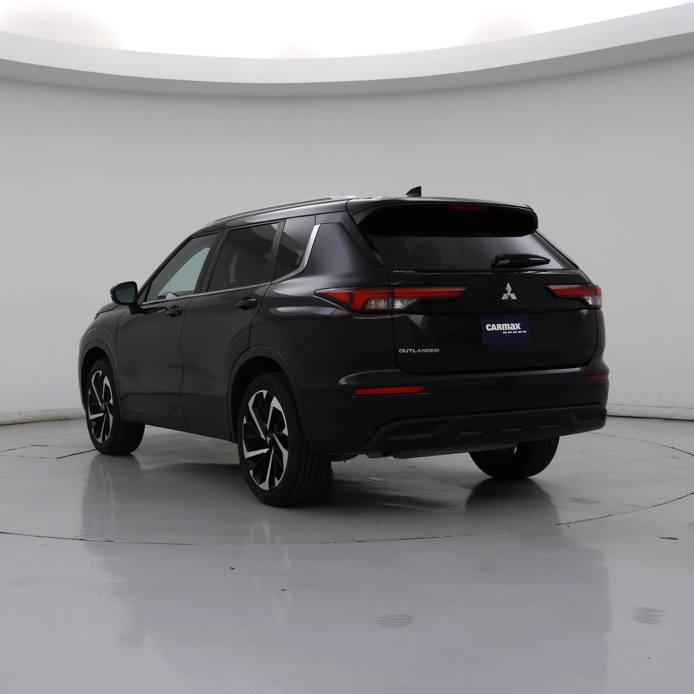 Thumbnail: 2022 Mitsubishi Outlander - 2