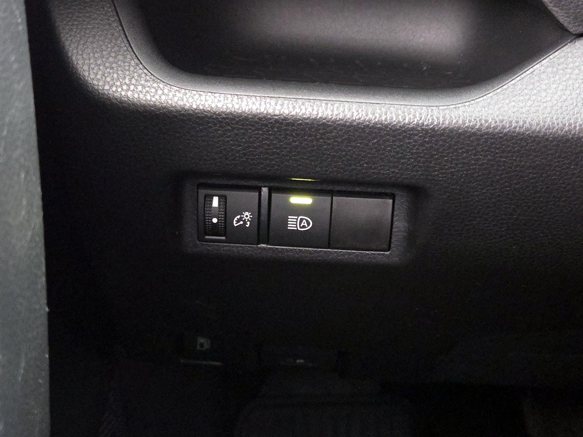 Thumbnail: 2021 Toyota RAV4 - 13