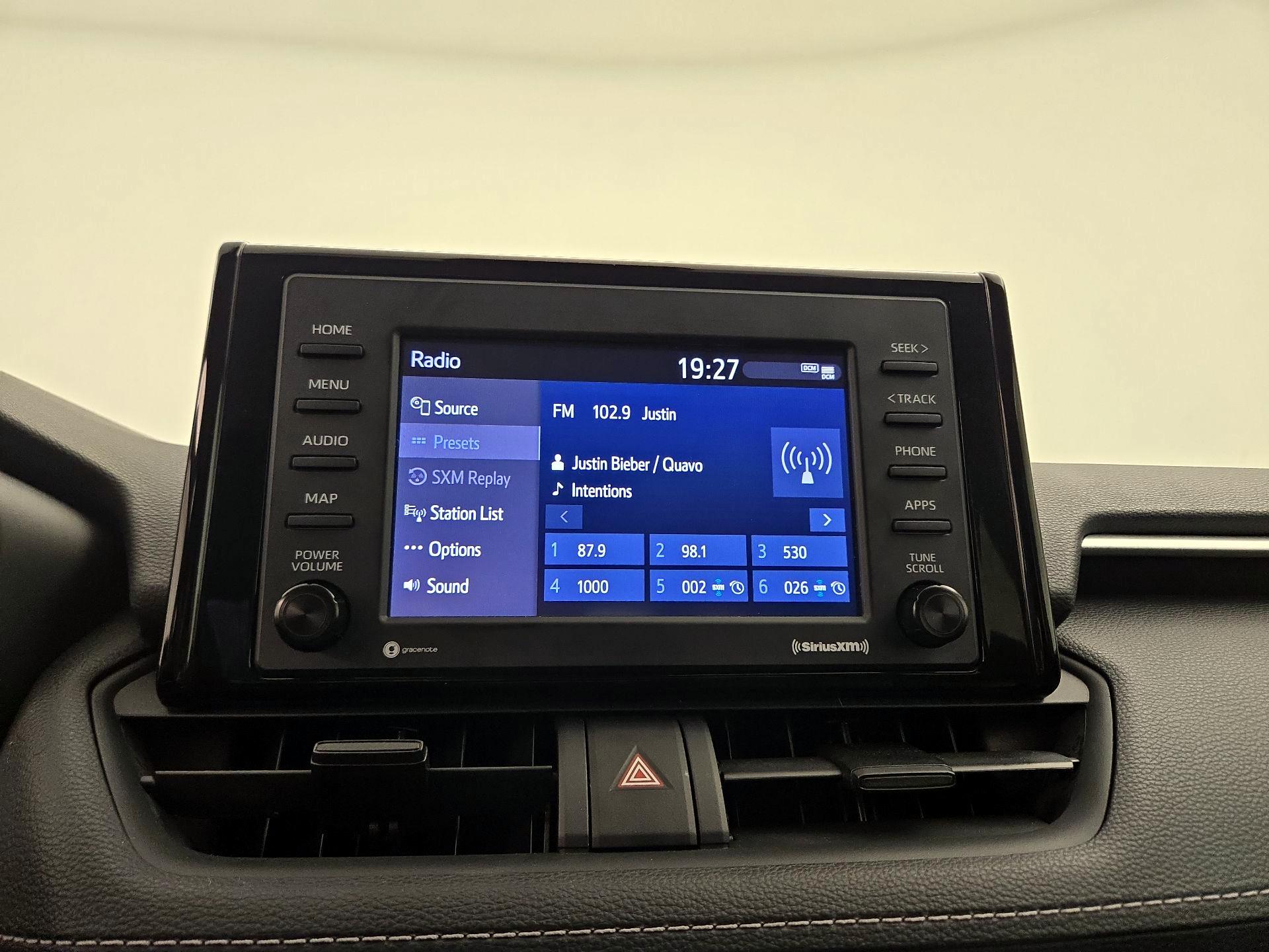 Thumbnail: 2021 Toyota RAV4 - 15