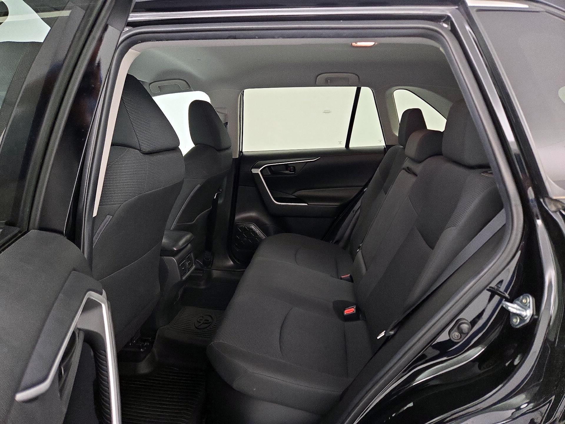 Thumbnail: 2021 Toyota RAV4 - 19