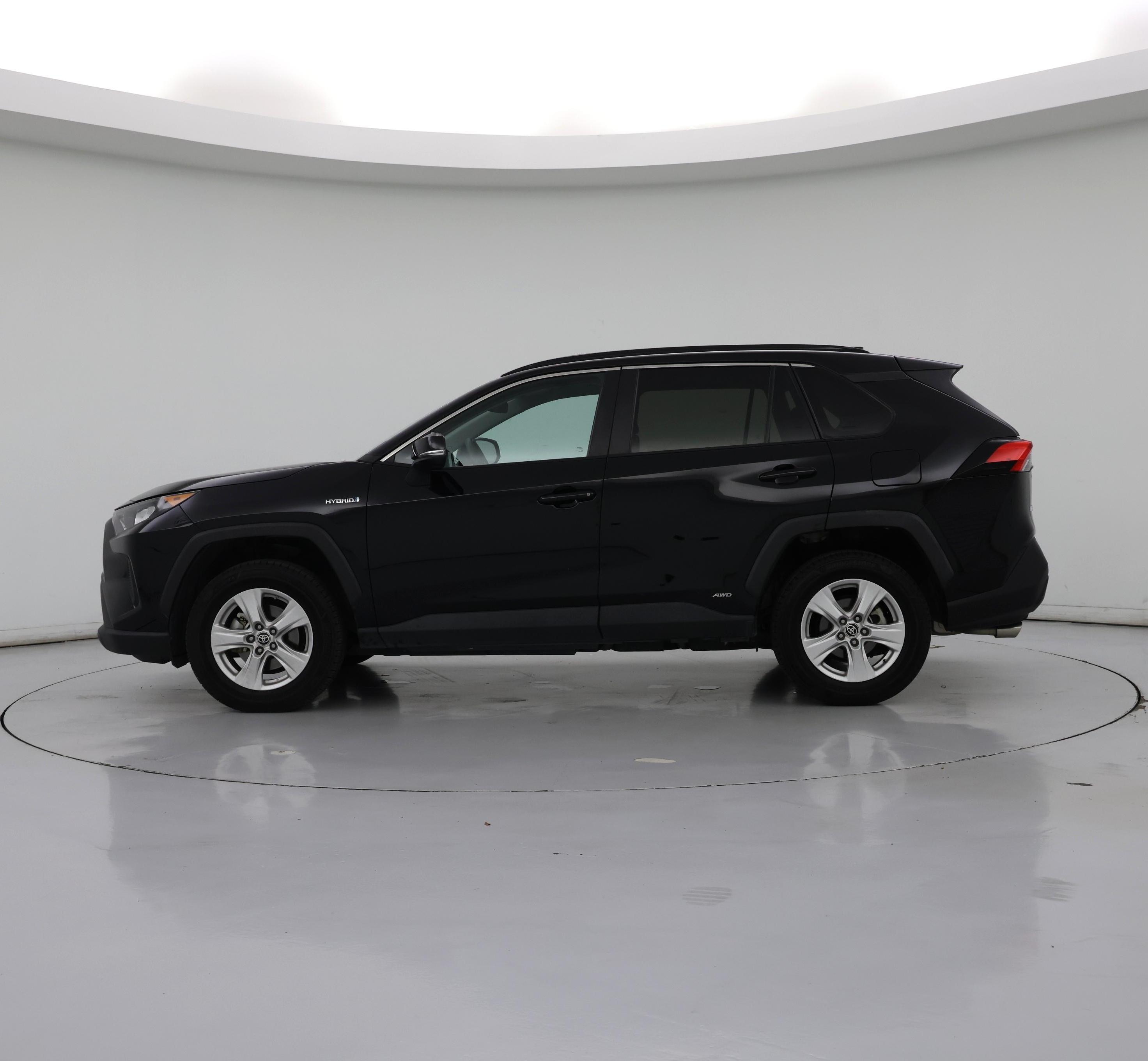 Thumbnail: 2021 Toyota RAV4 - 3