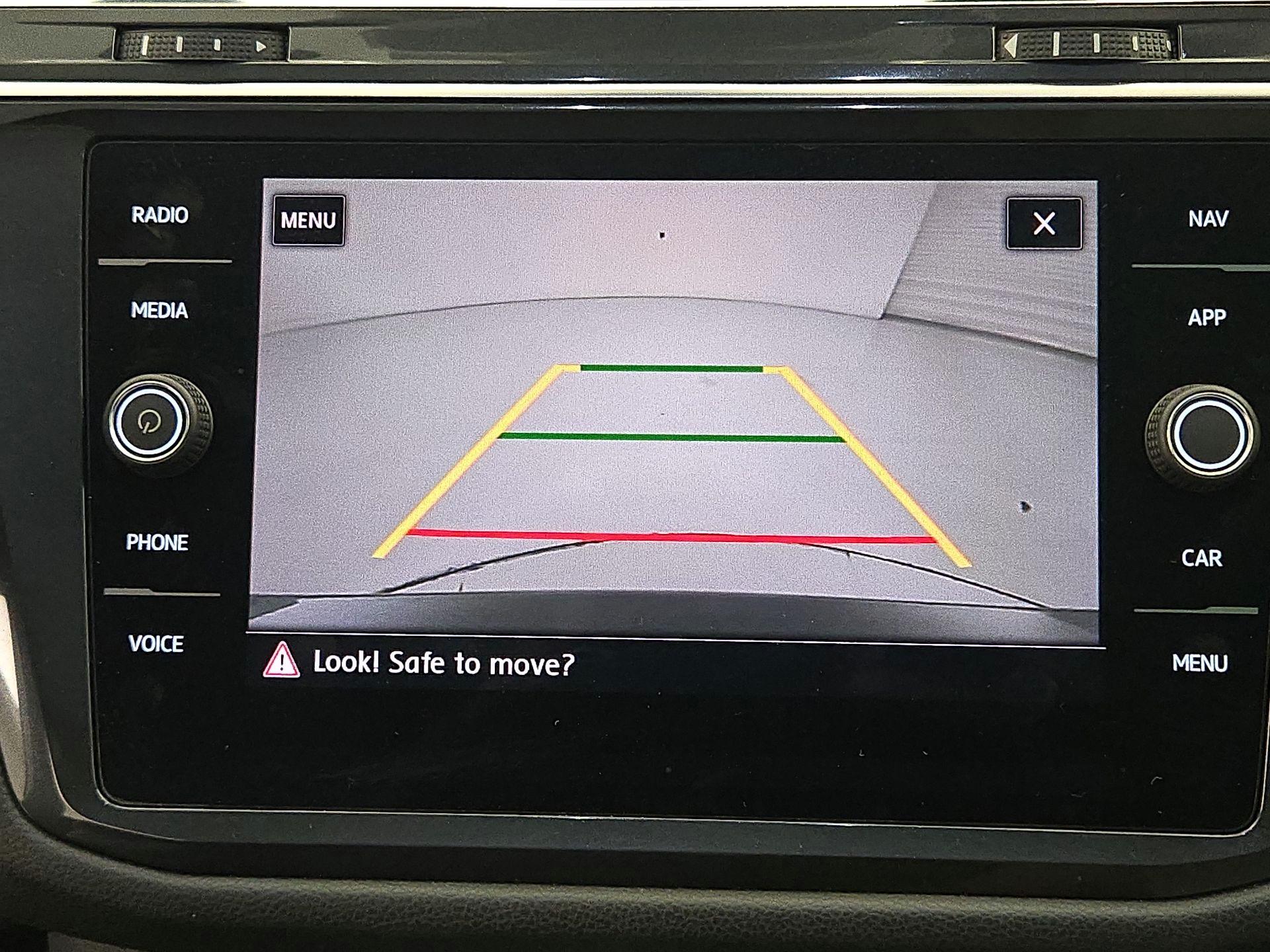 Thumbnail: 2020 Volkswagen Tiguan - 15