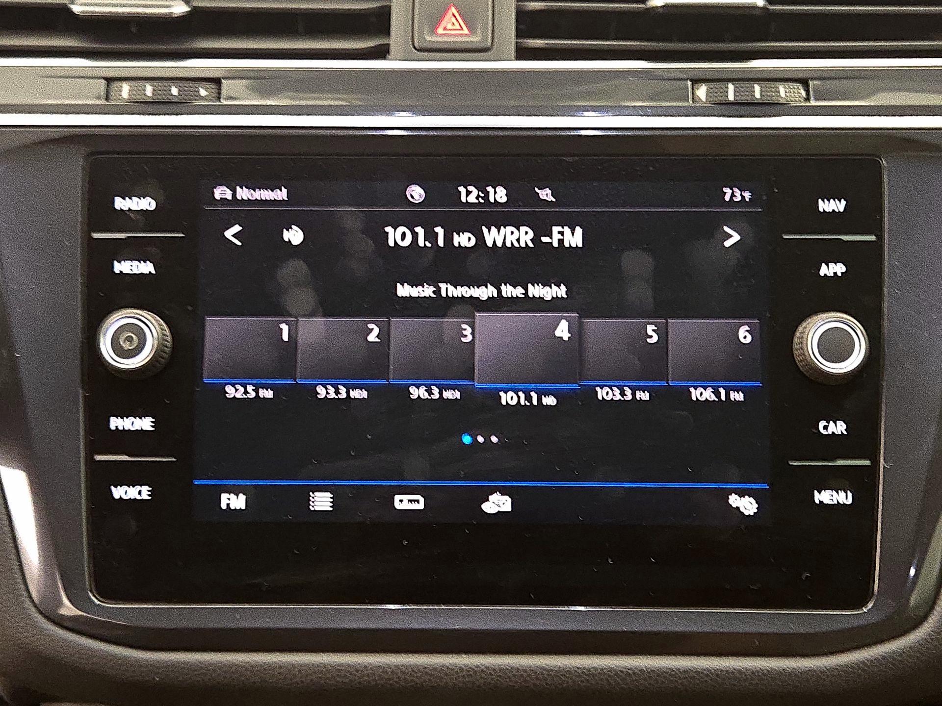 Thumbnail: 2020 Volkswagen Tiguan - 16