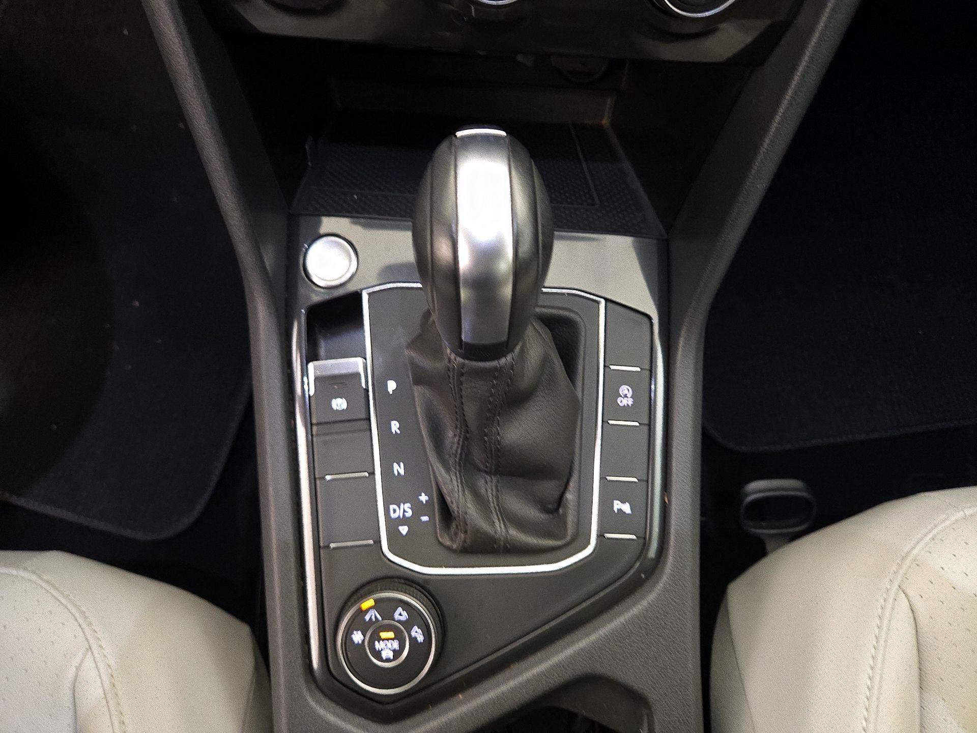 Thumbnail: 2020 Volkswagen Tiguan - 18