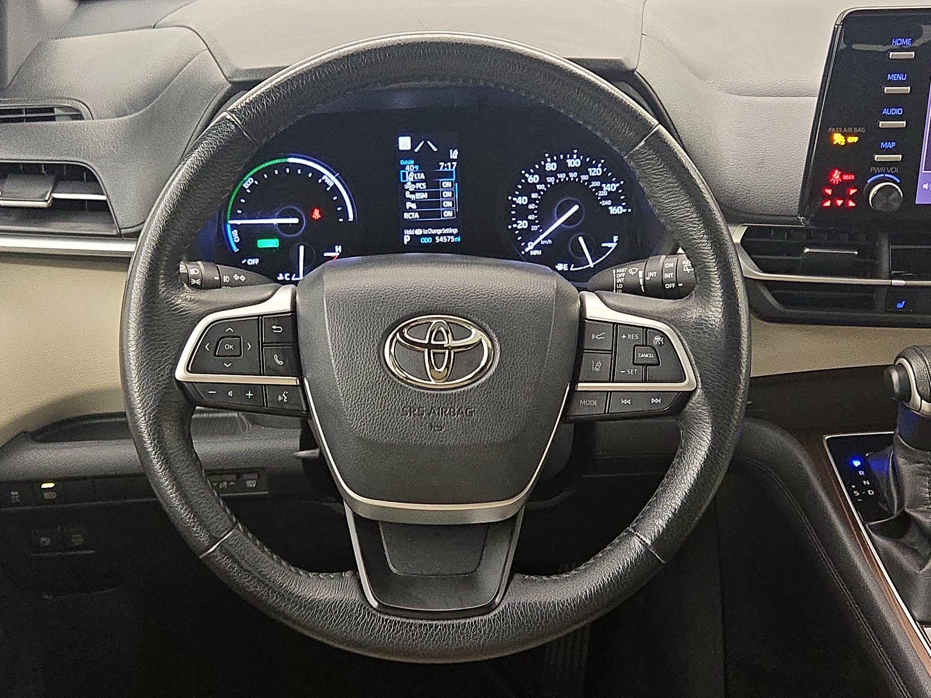 Thumbnail: 2021 Toyota Sienna - 10