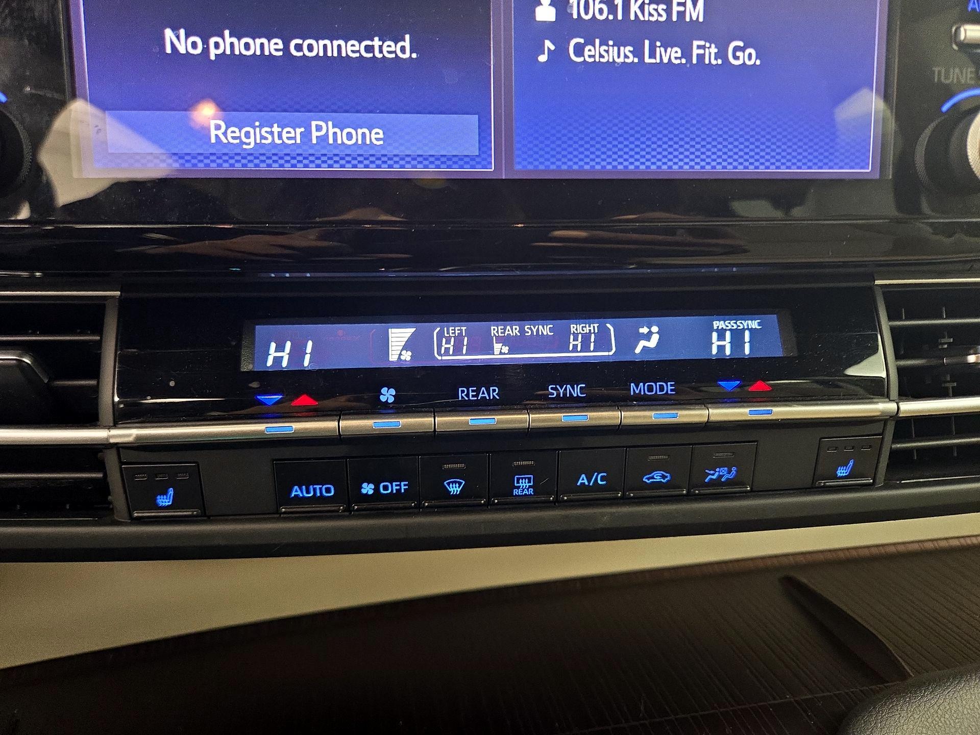 Thumbnail: 2021 Toyota Sienna - 16