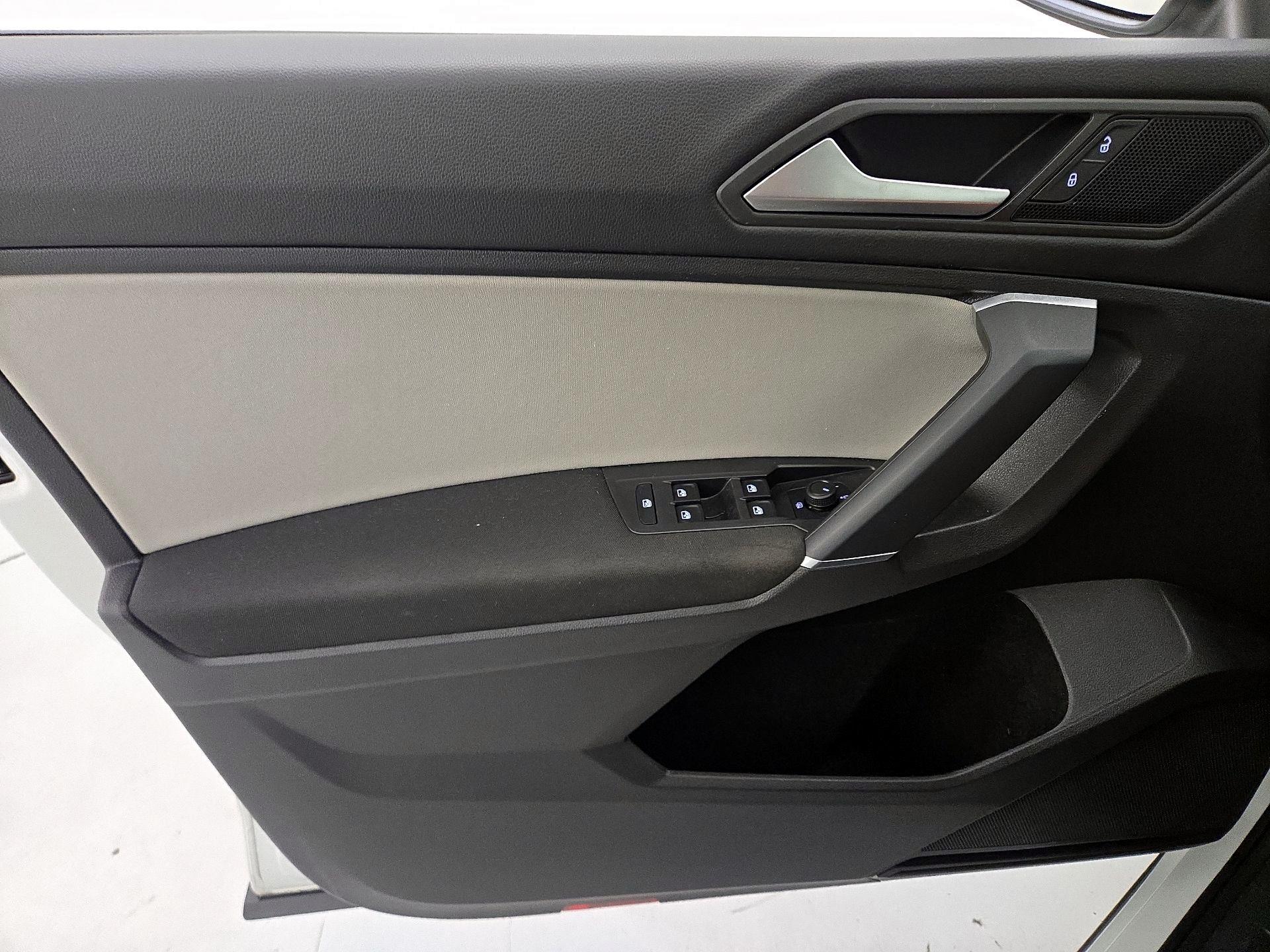 Thumbnail: 2020 Volkswagen Tiguan - 12