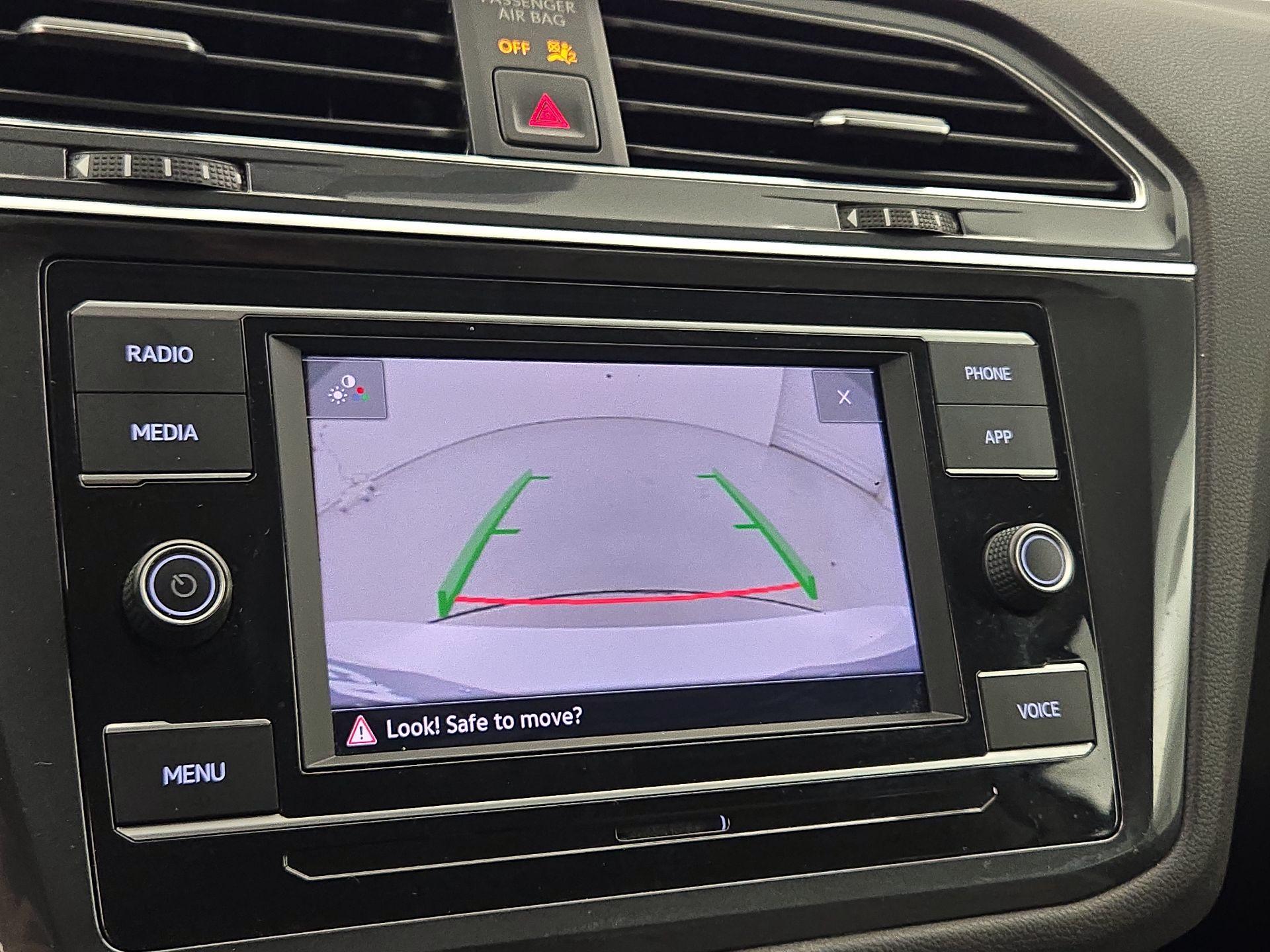 Thumbnail: 2020 Volkswagen Tiguan - 14