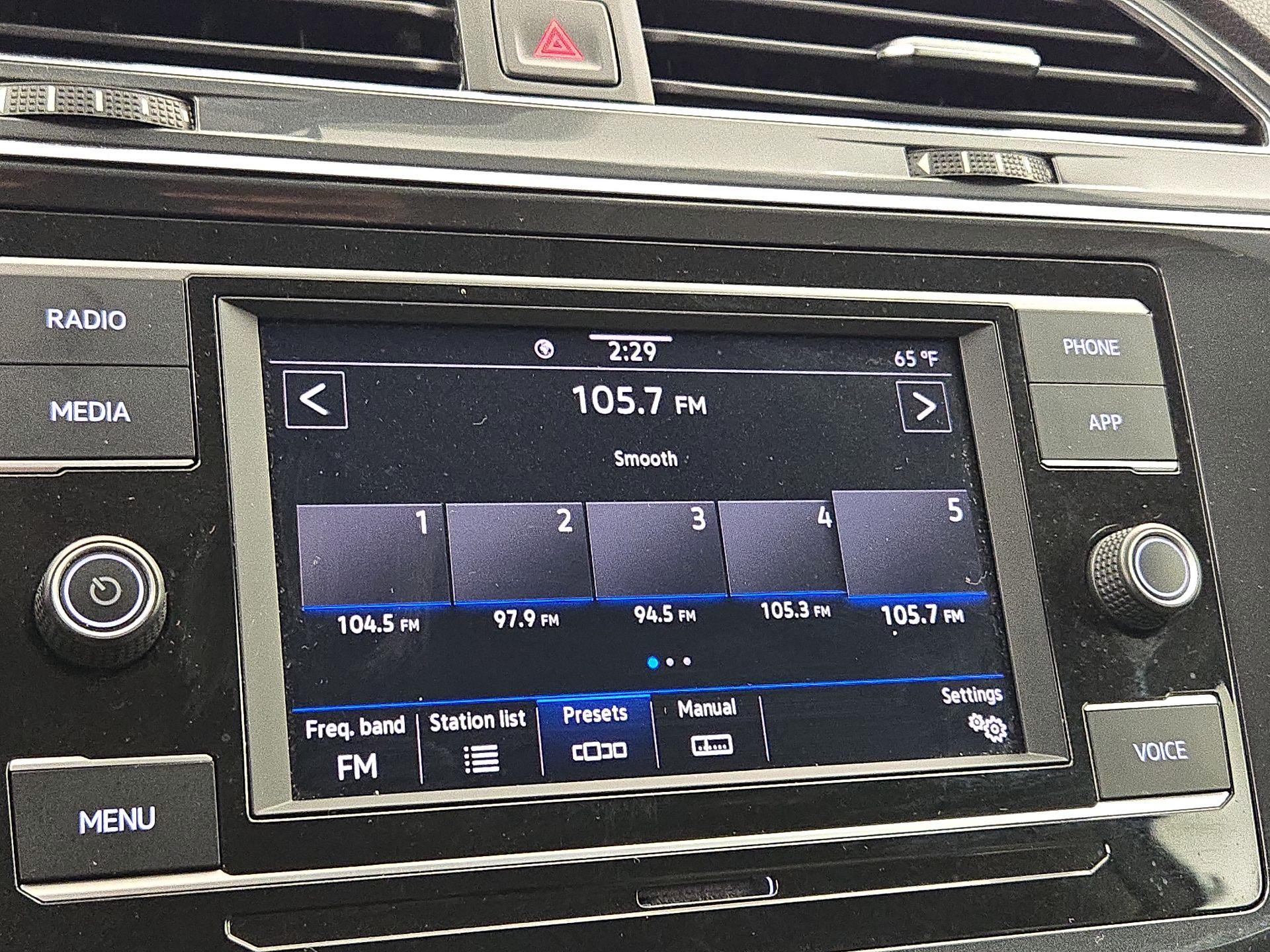 Thumbnail: 2020 Volkswagen Tiguan - 15