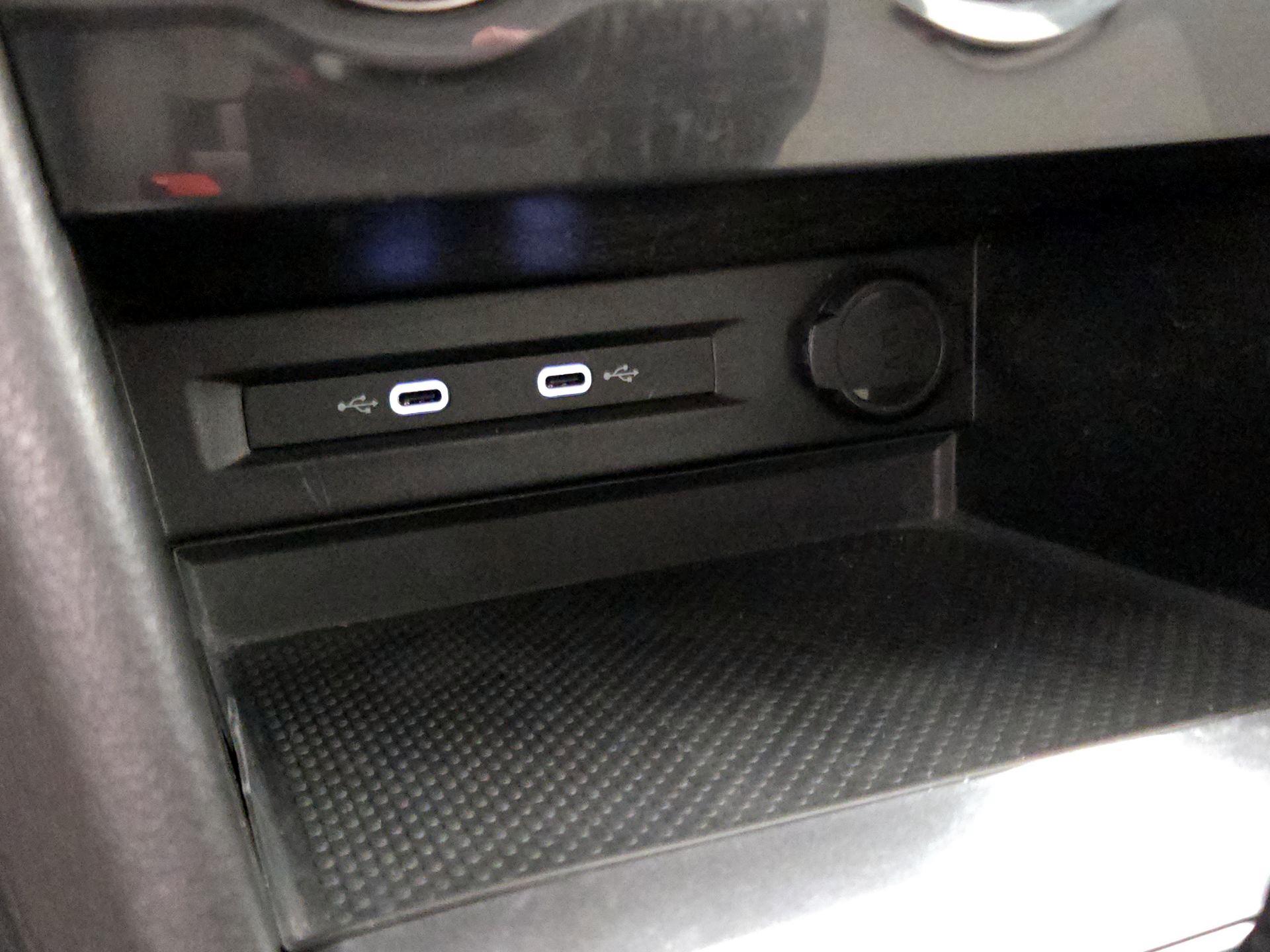 Thumbnail: 2020 Volkswagen Tiguan - 18