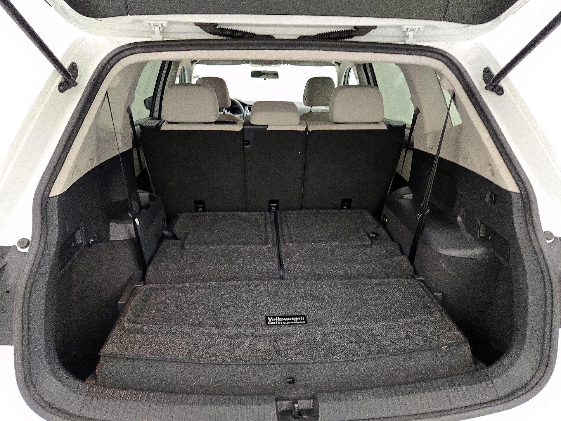 Thumbnail: 2020 Volkswagen Tiguan - 20