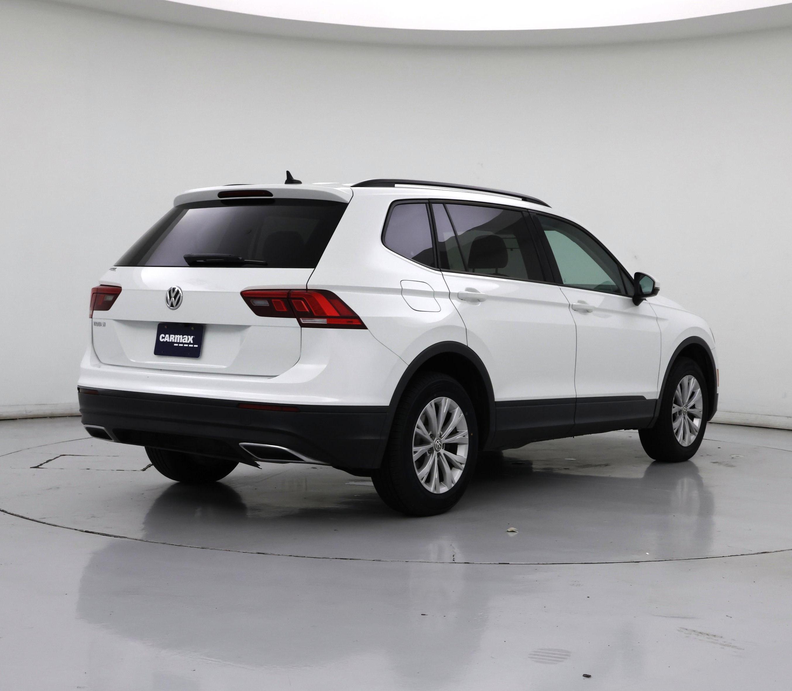 Thumbnail: 2020 Volkswagen Tiguan - 8