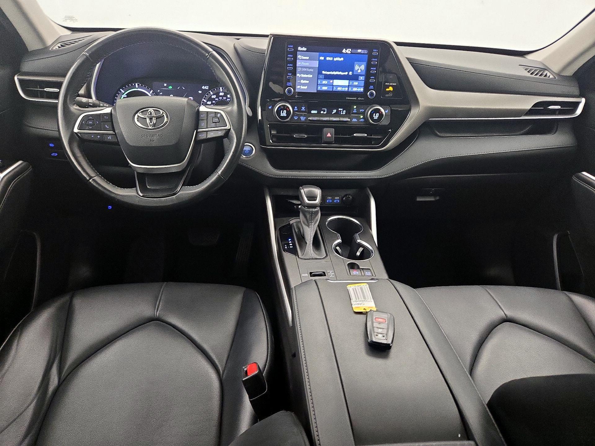 Thumbnail: 2022 Toyota Highlander - 9