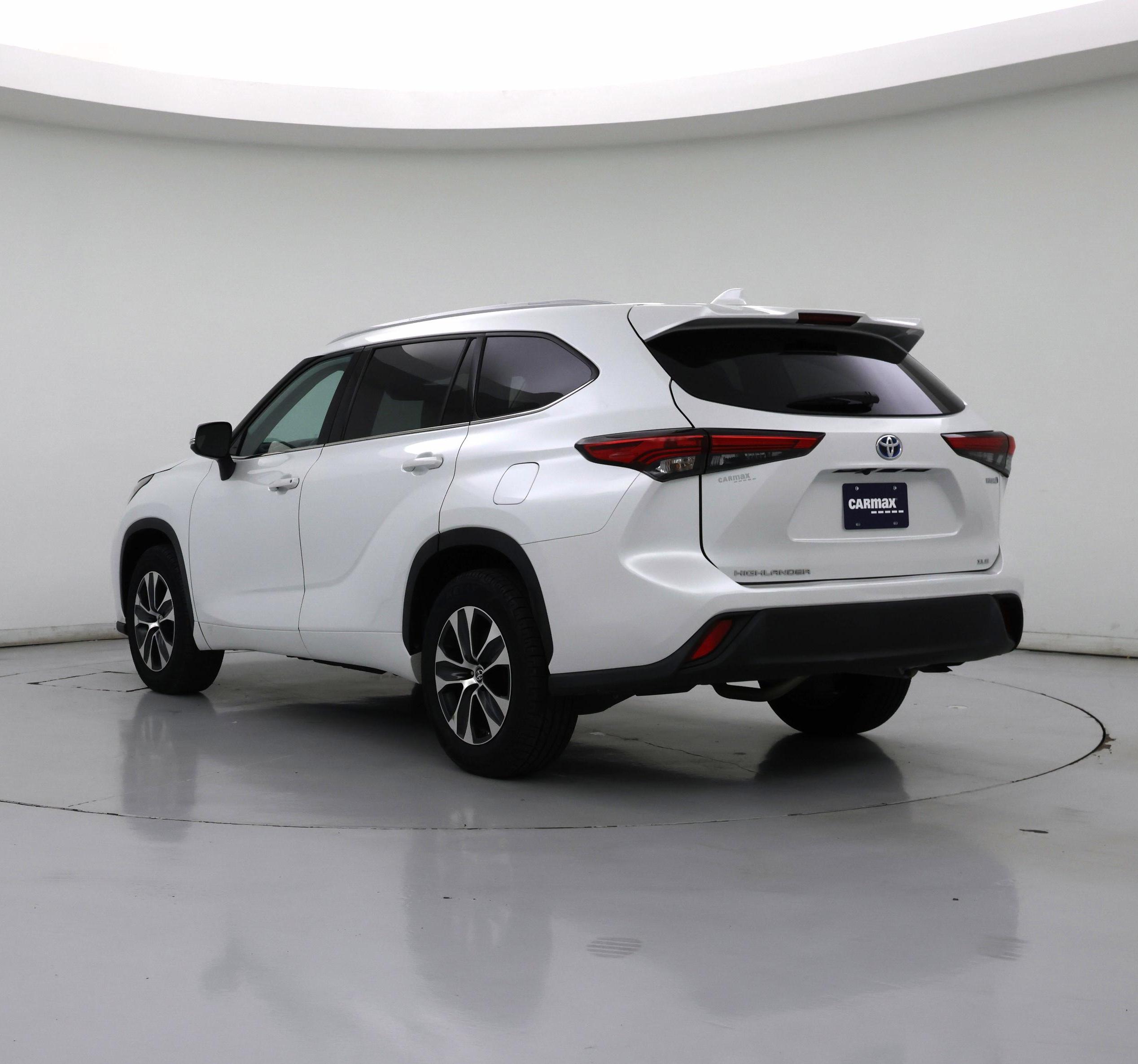 Thumbnail: 2022 Toyota Highlander - 2