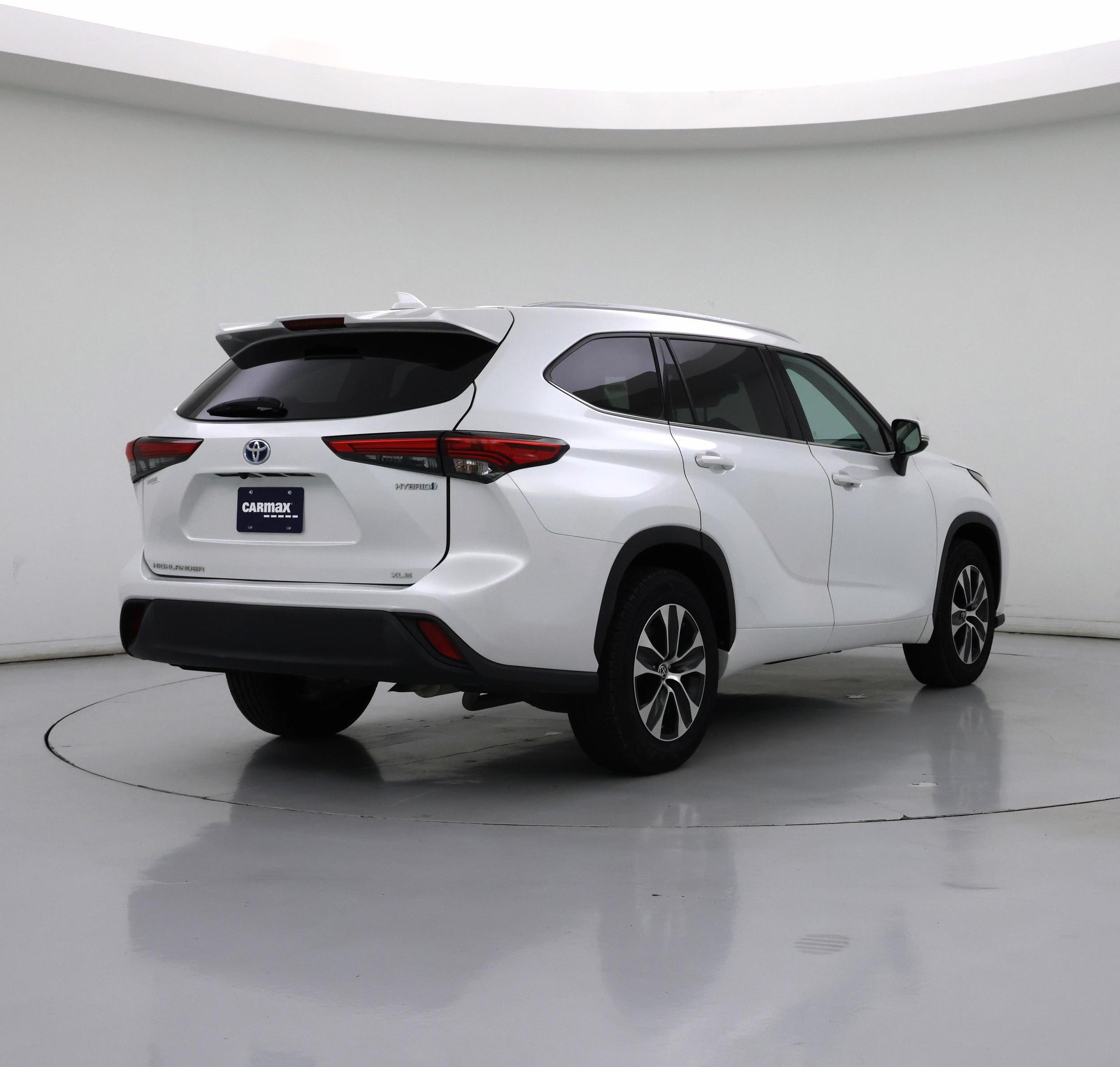 Thumbnail: 2022 Toyota Highlander - 8