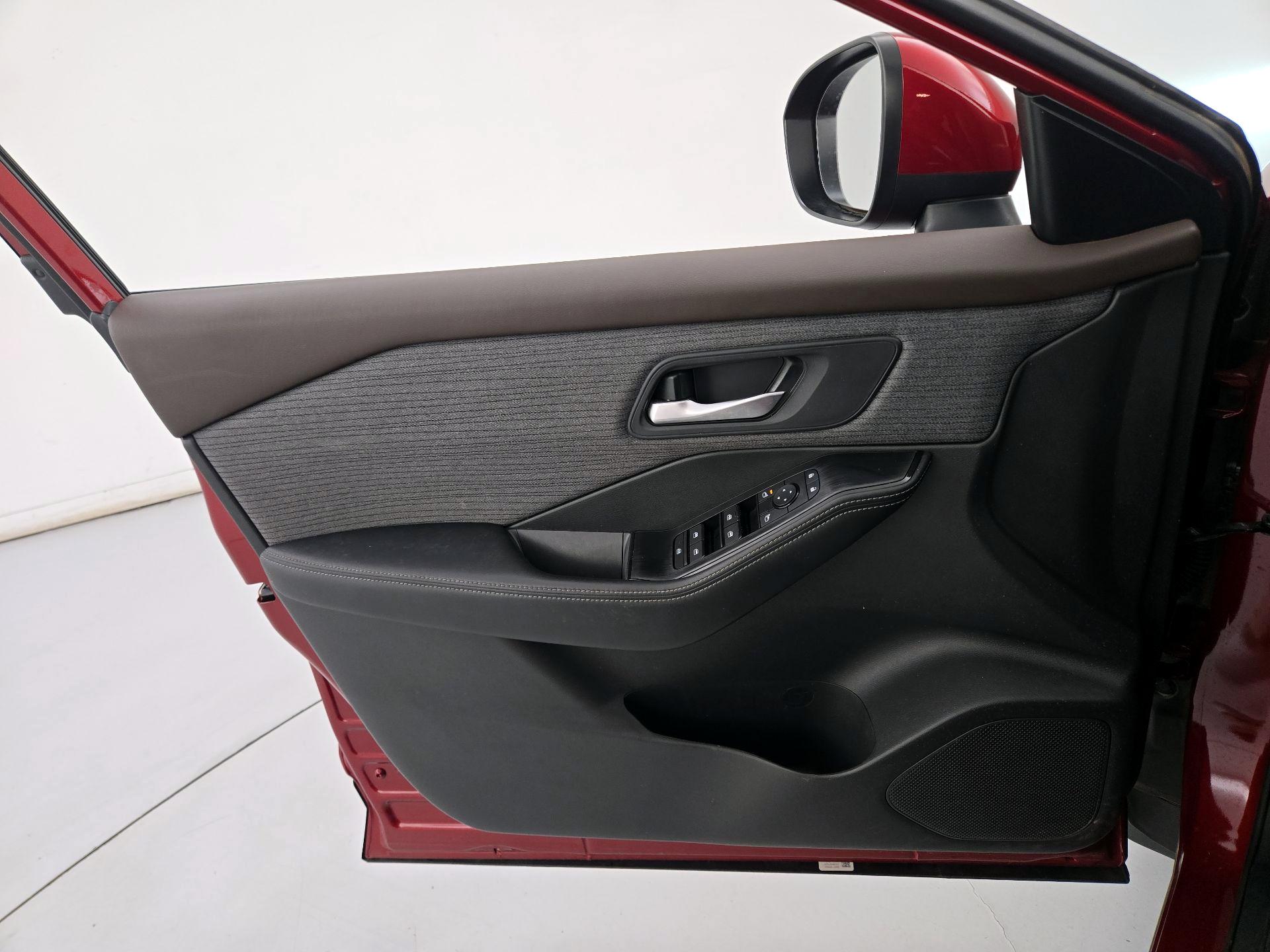 Thumbnail: 2023 Nissan Rogue - 12